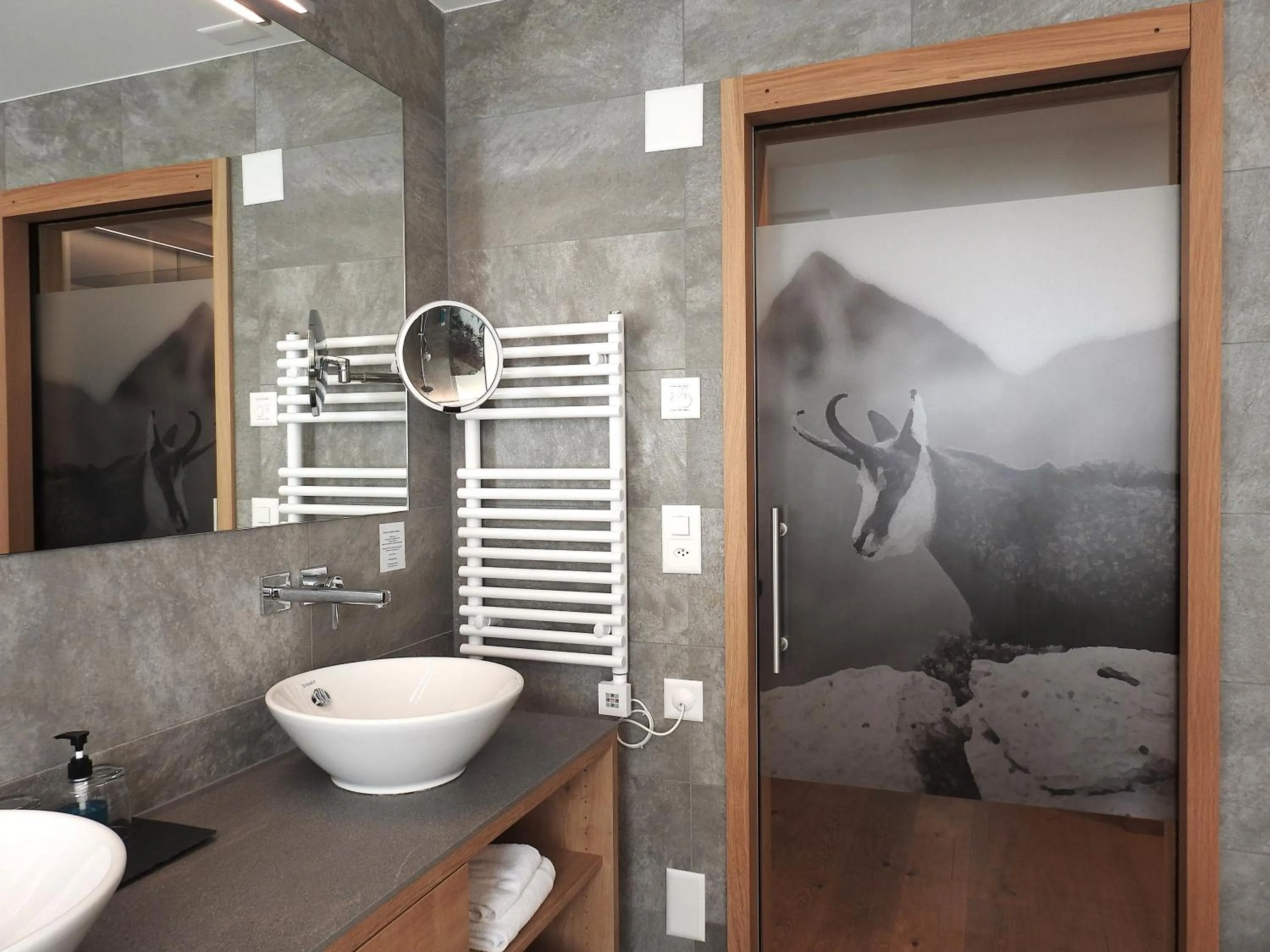 Shower in Hotel Spöl Restaurant