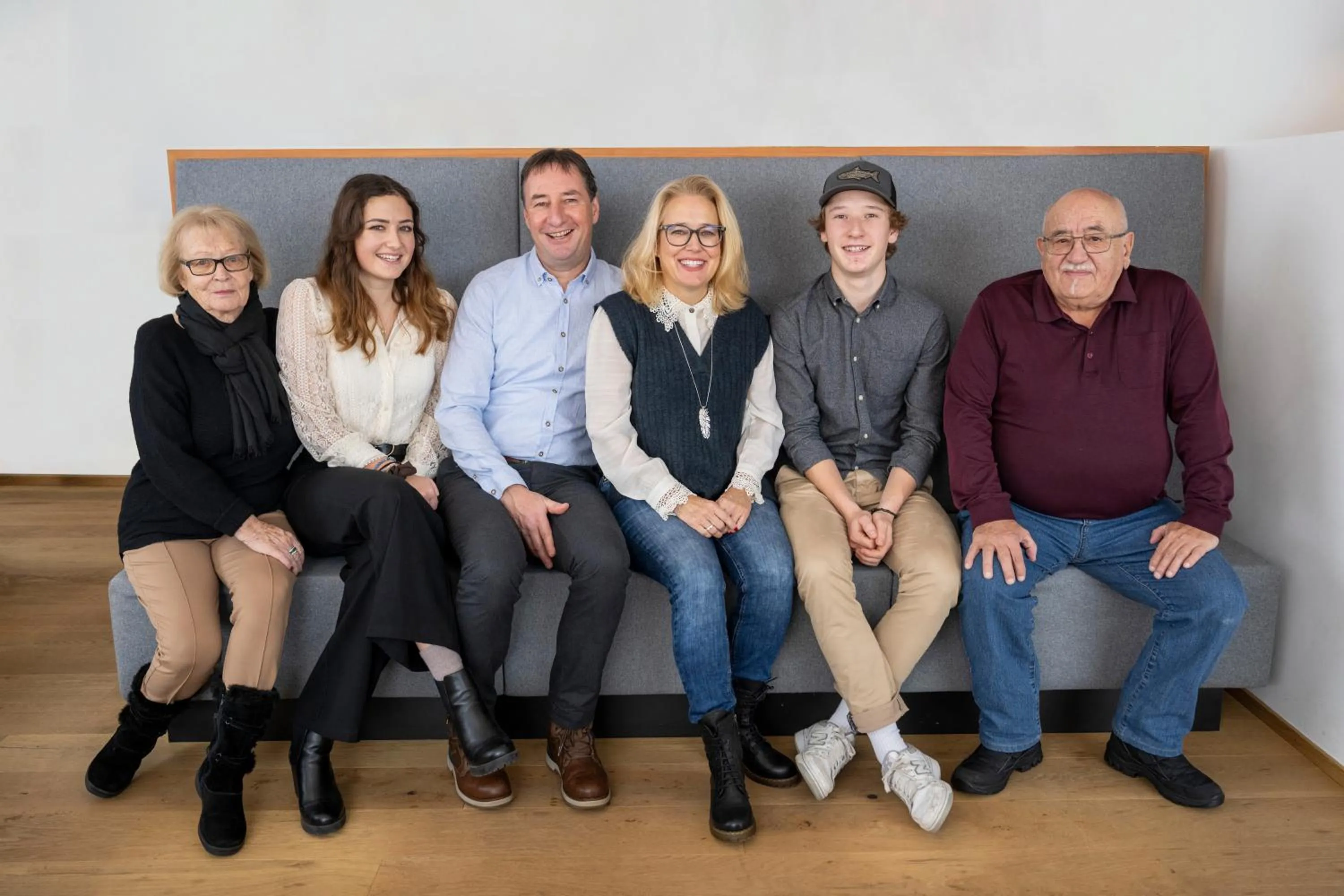 People in Hotel Spöl Restaurant