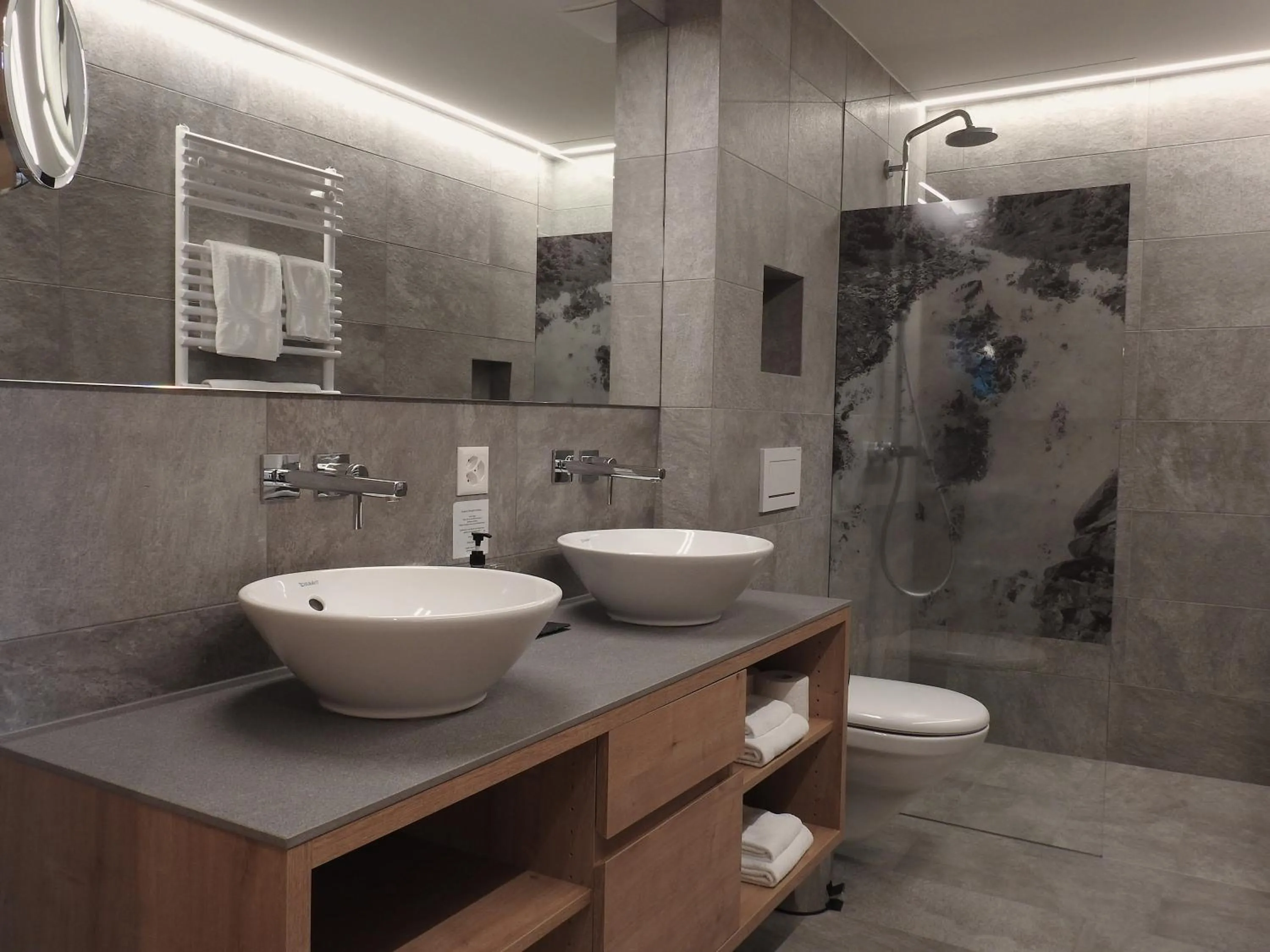 Shower in Hotel Spöl Restaurant