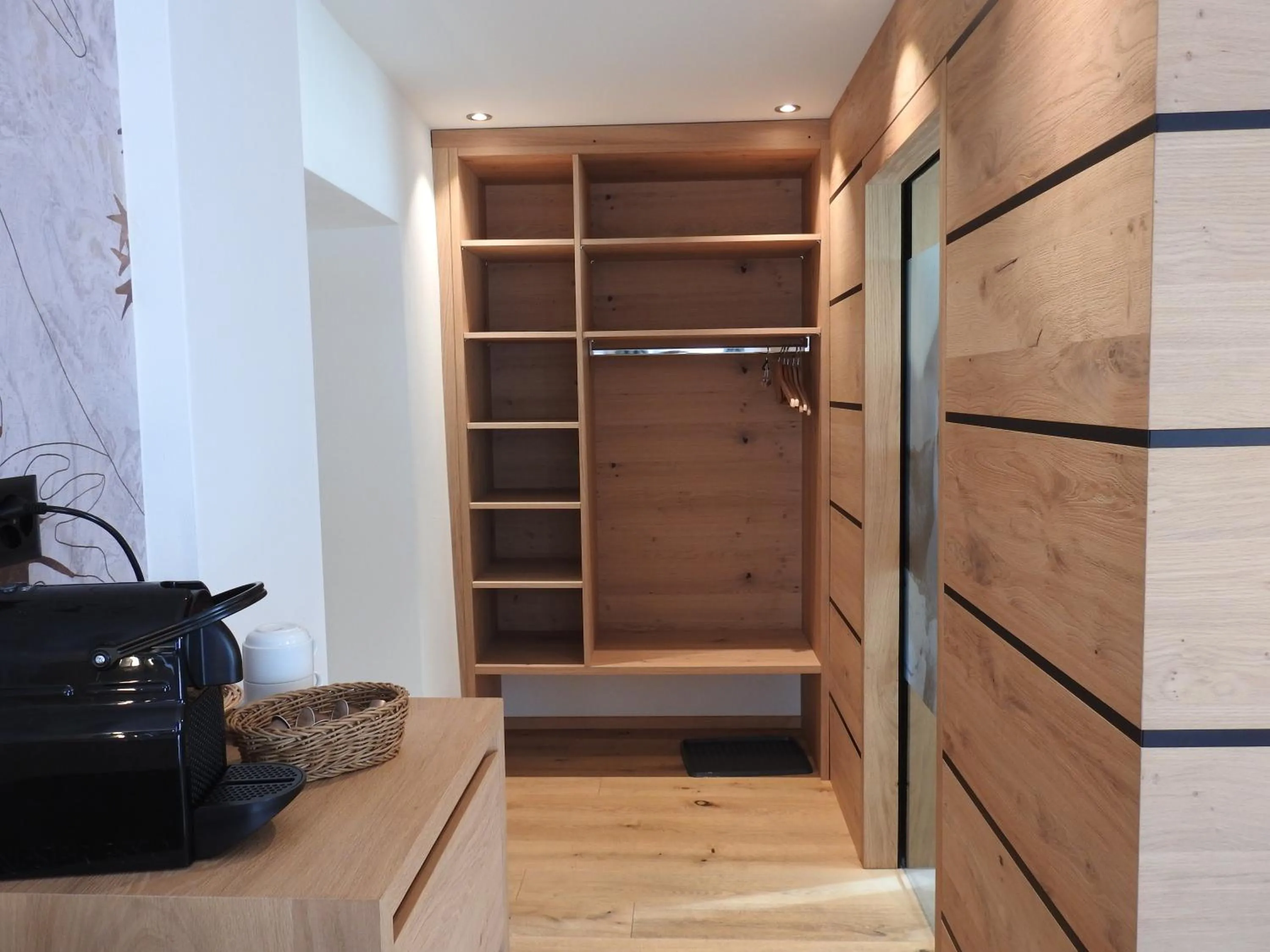 wardrobe in Hotel Spöl Restaurant