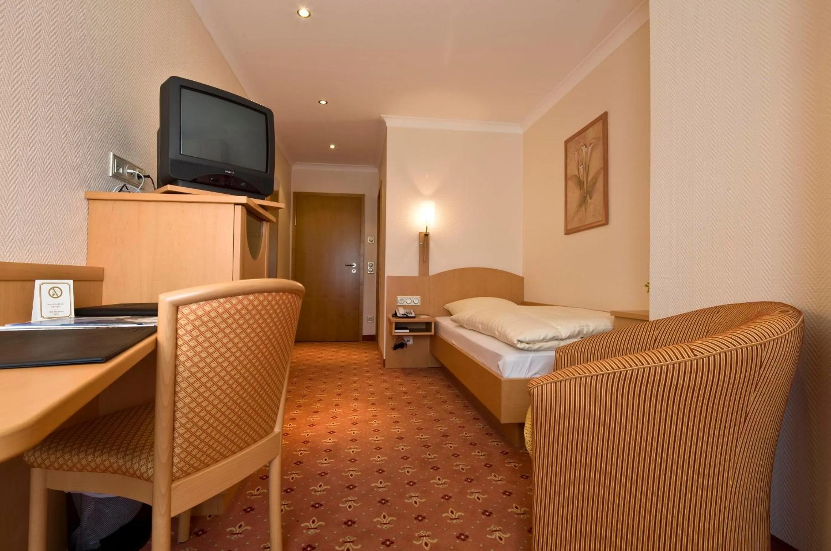 Photo of the whole room, Bed in Germanenhof