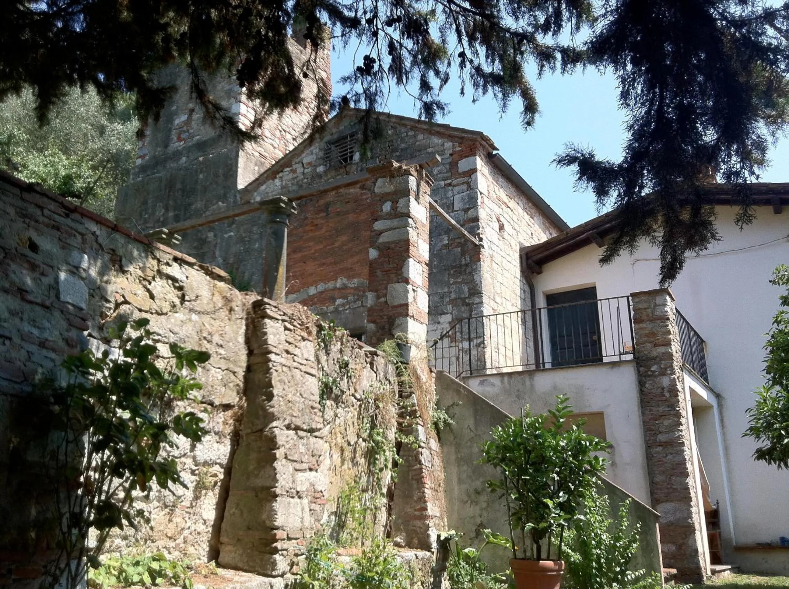 Facade/entrance in La Pieve Di Sant'Andrea