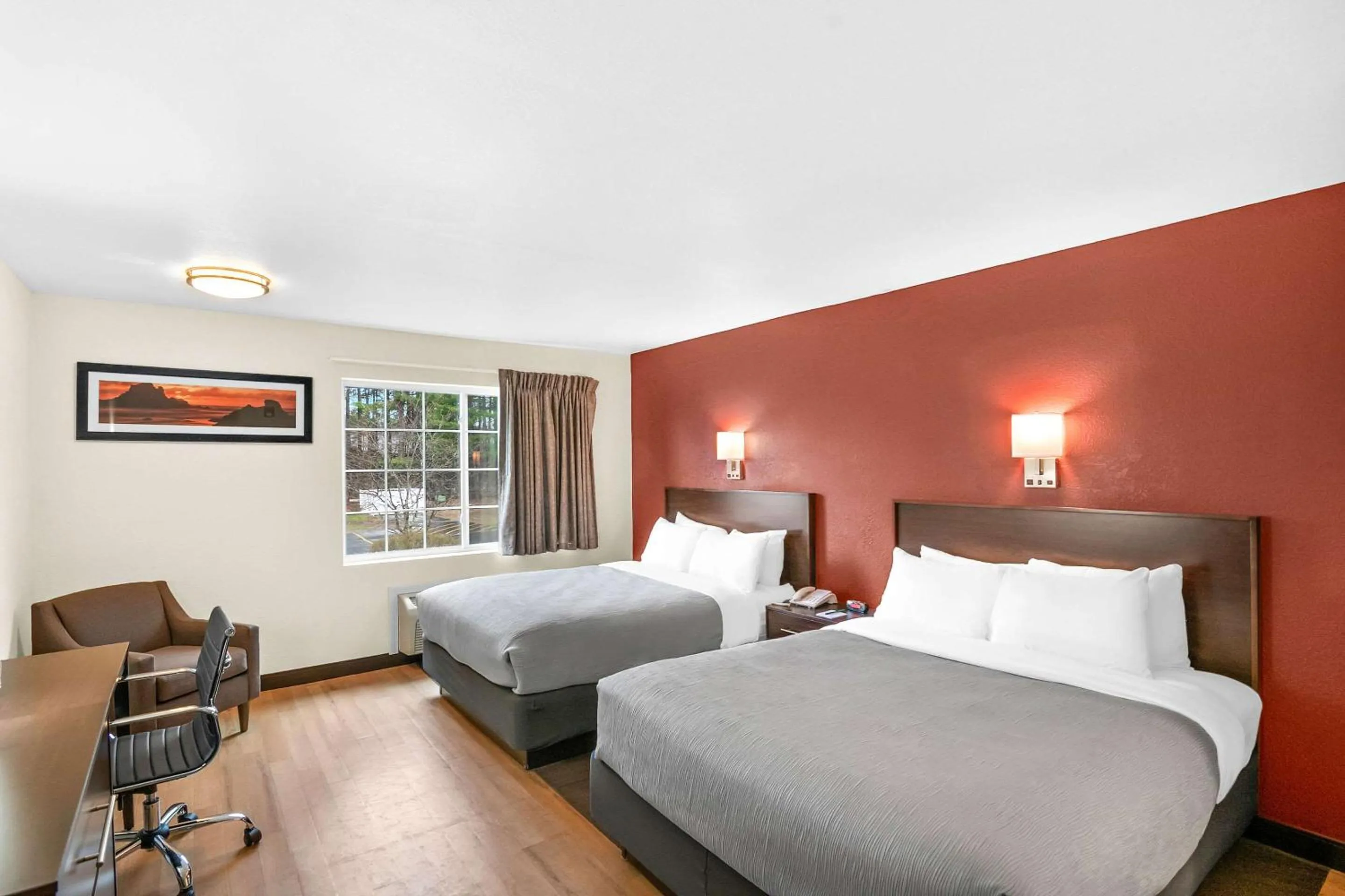 Bedroom, Bed in Quality Inn Queensbury - Lake George Area