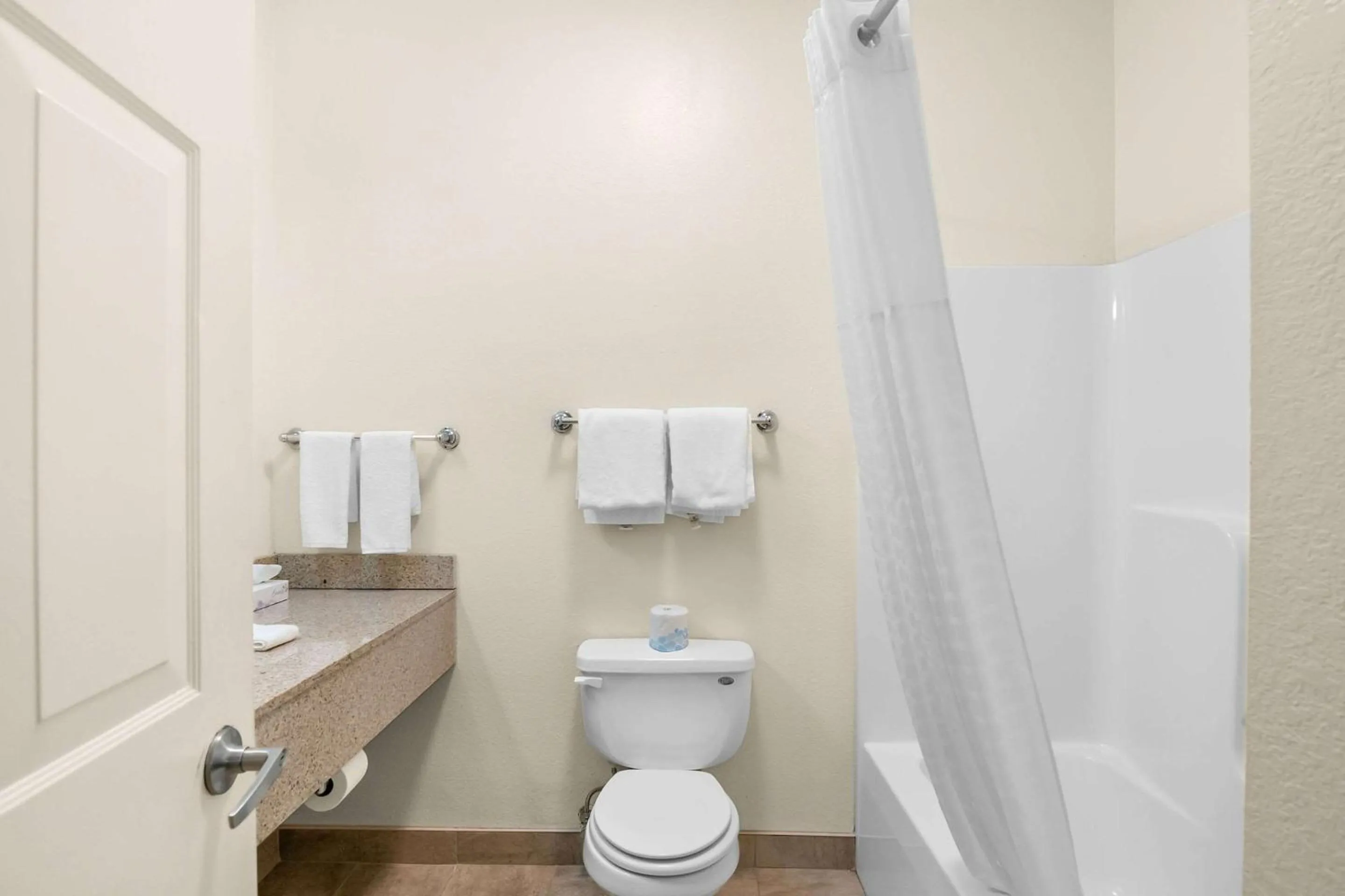 Bedroom in Quality Inn Queensbury - Lake George Area