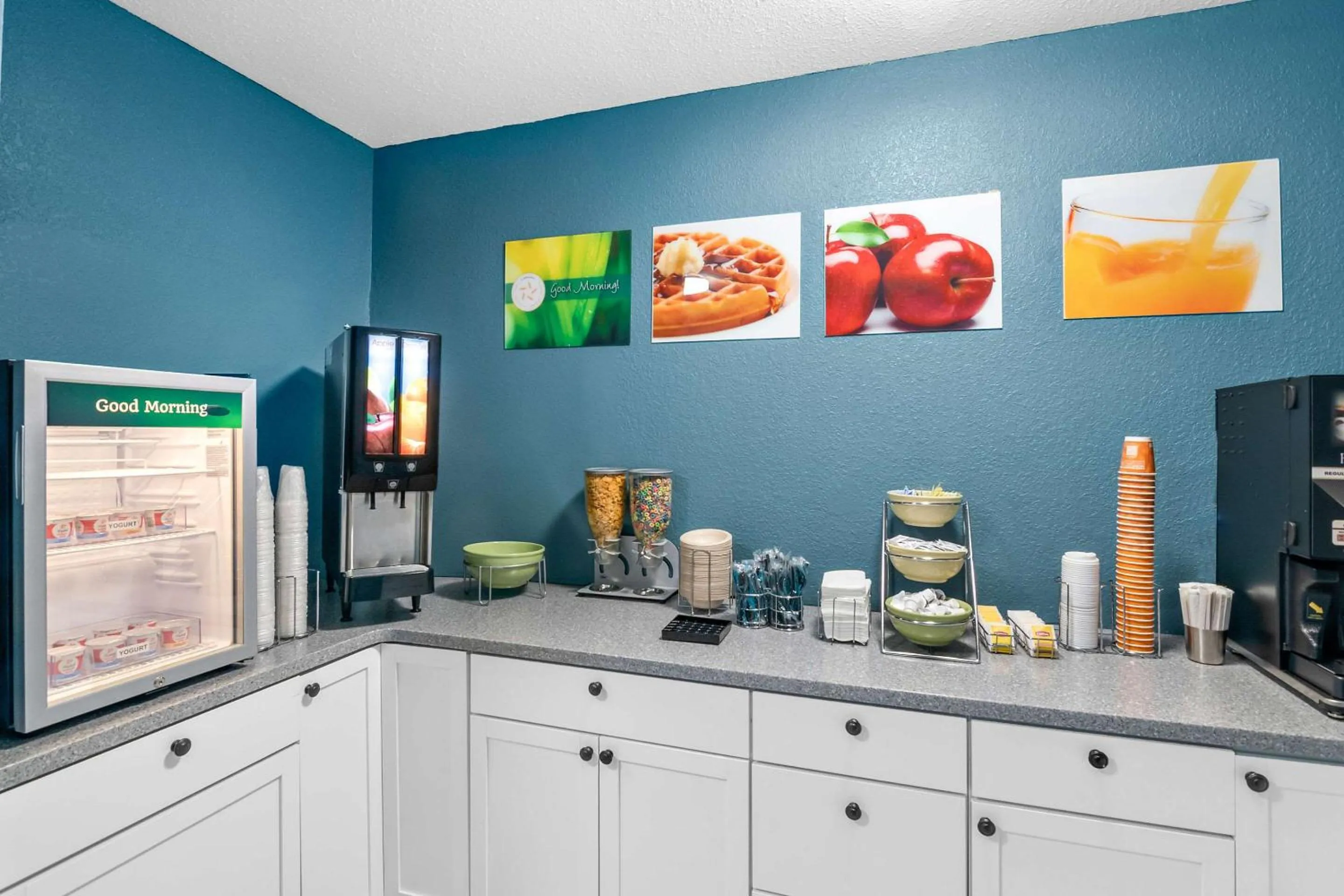 Breakfast in Quality Inn Queensbury - Lake George Area