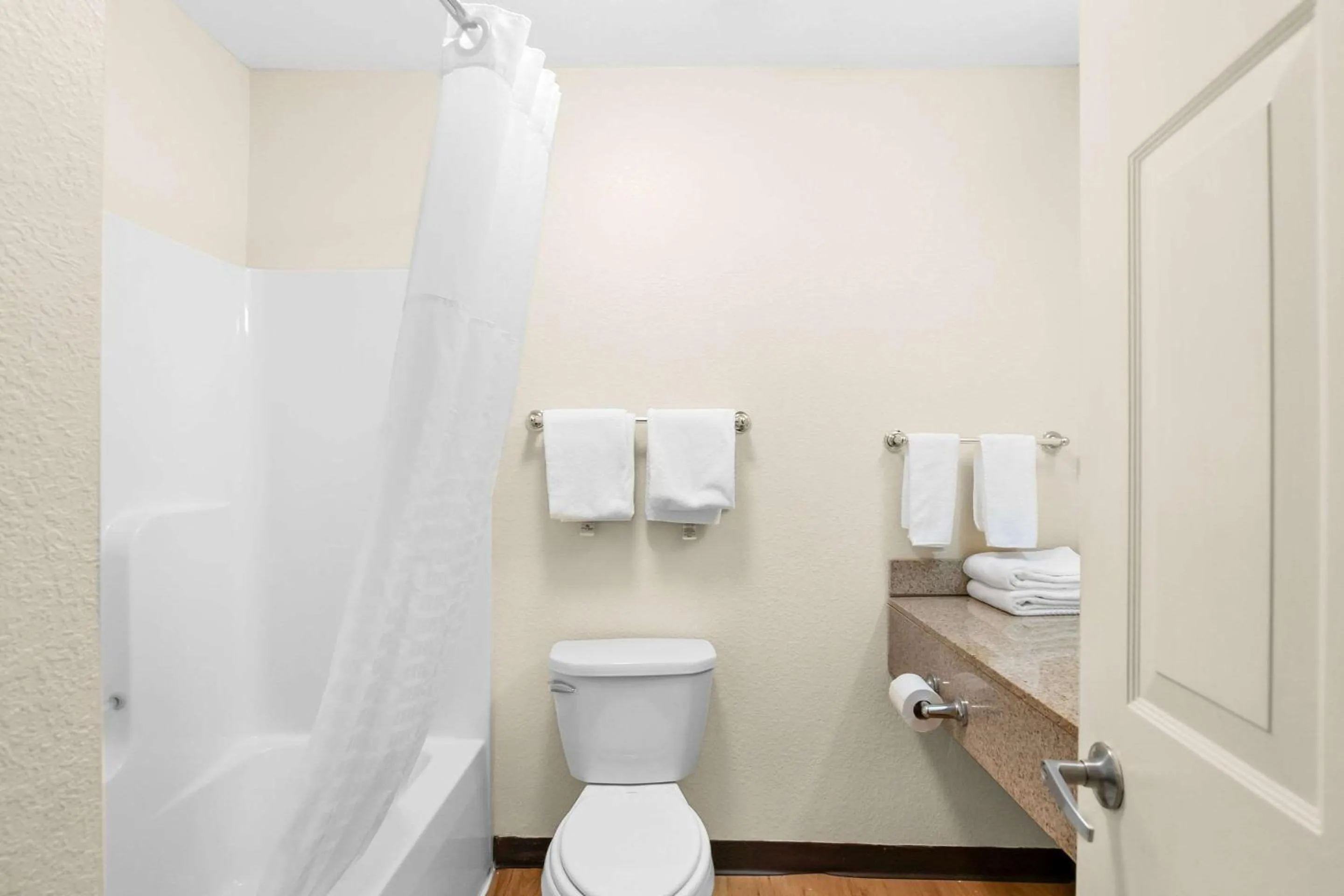 Bedroom in Quality Inn Queensbury - Lake George Area