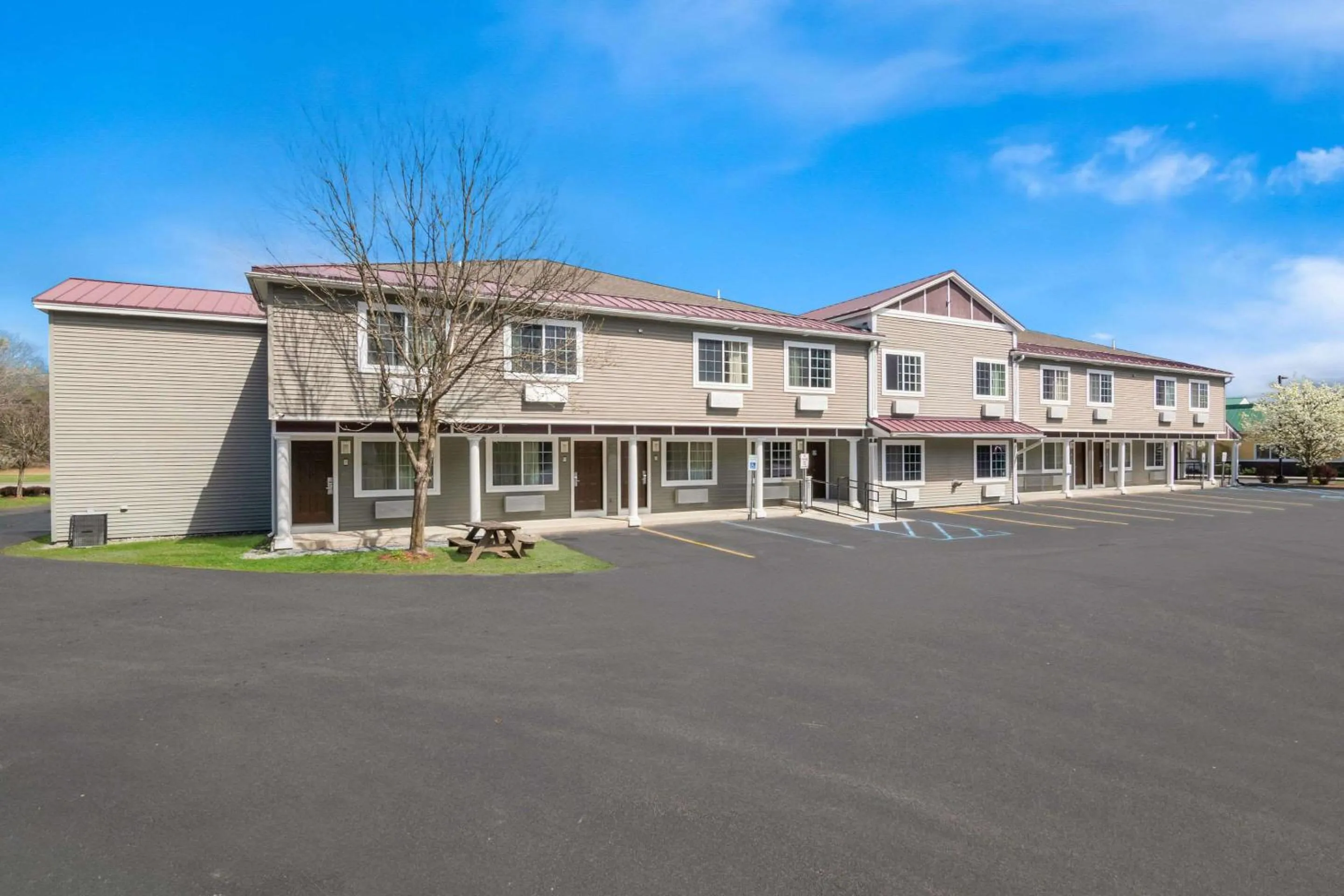 Property building in Quality Inn Queensbury - Lake George Area