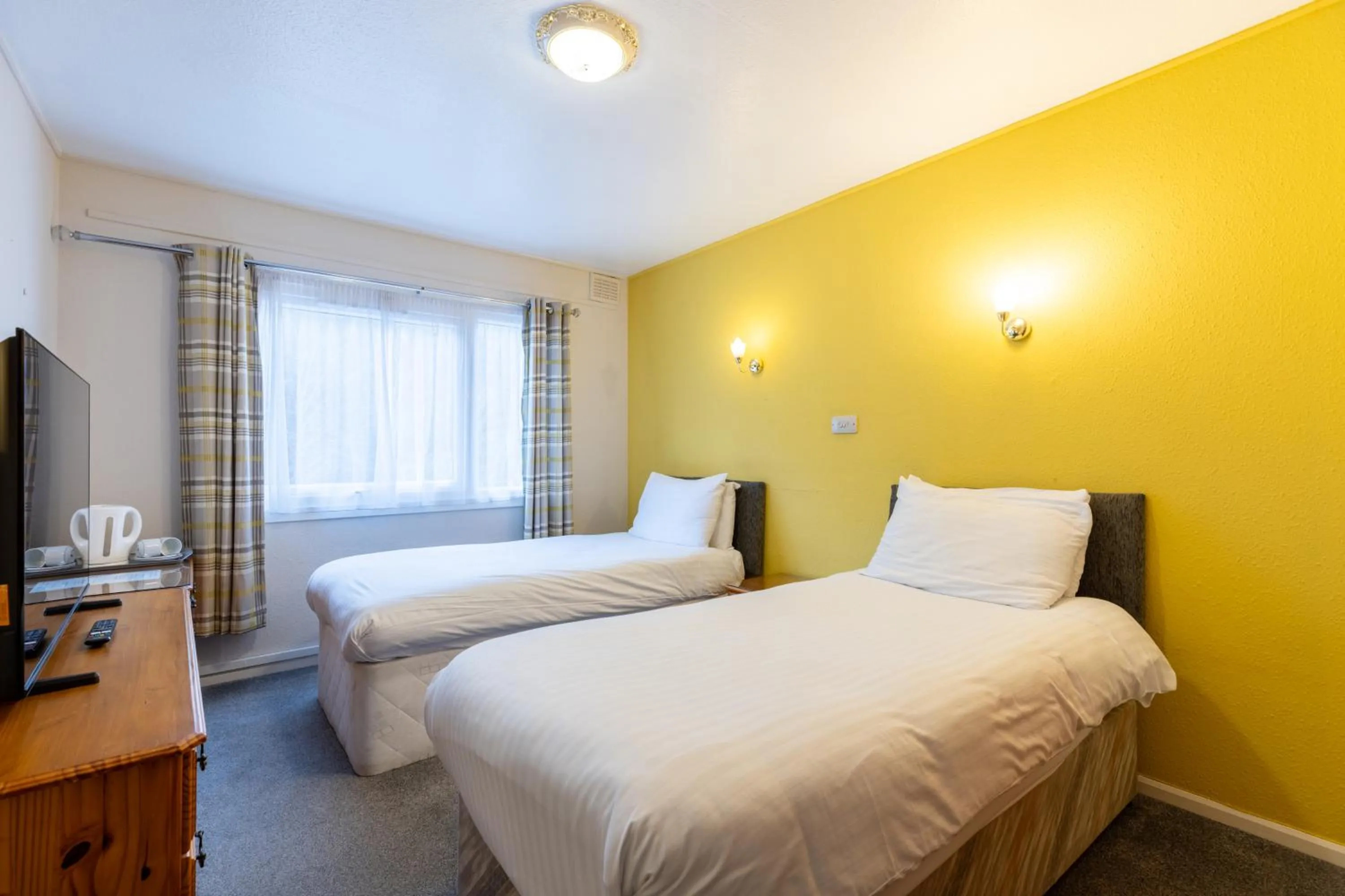 Bed in The Bein Inn Hotel & Restaurant