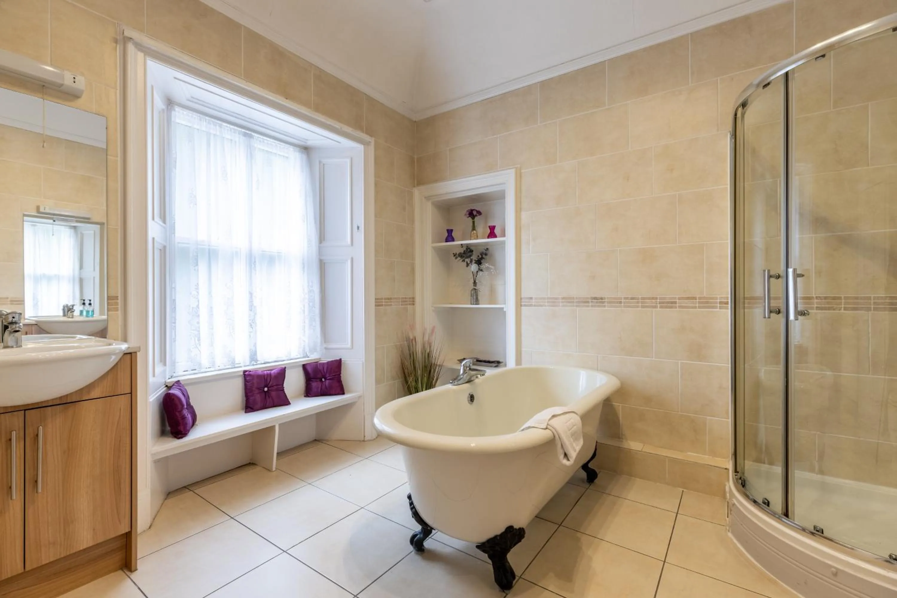 The Bein Inn Hotel & Restaurant