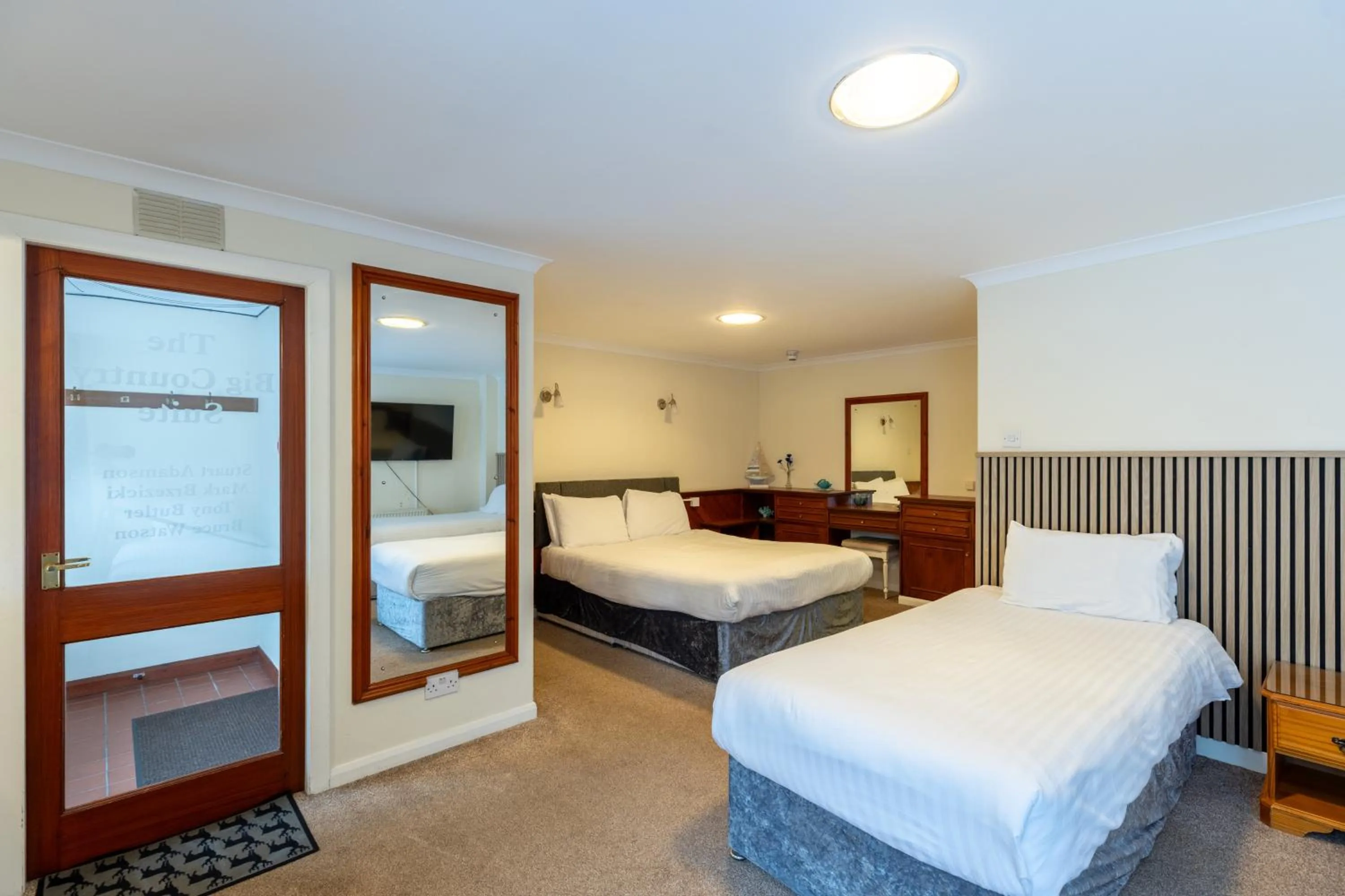 Bed in The Bein Inn Hotel & Restaurant