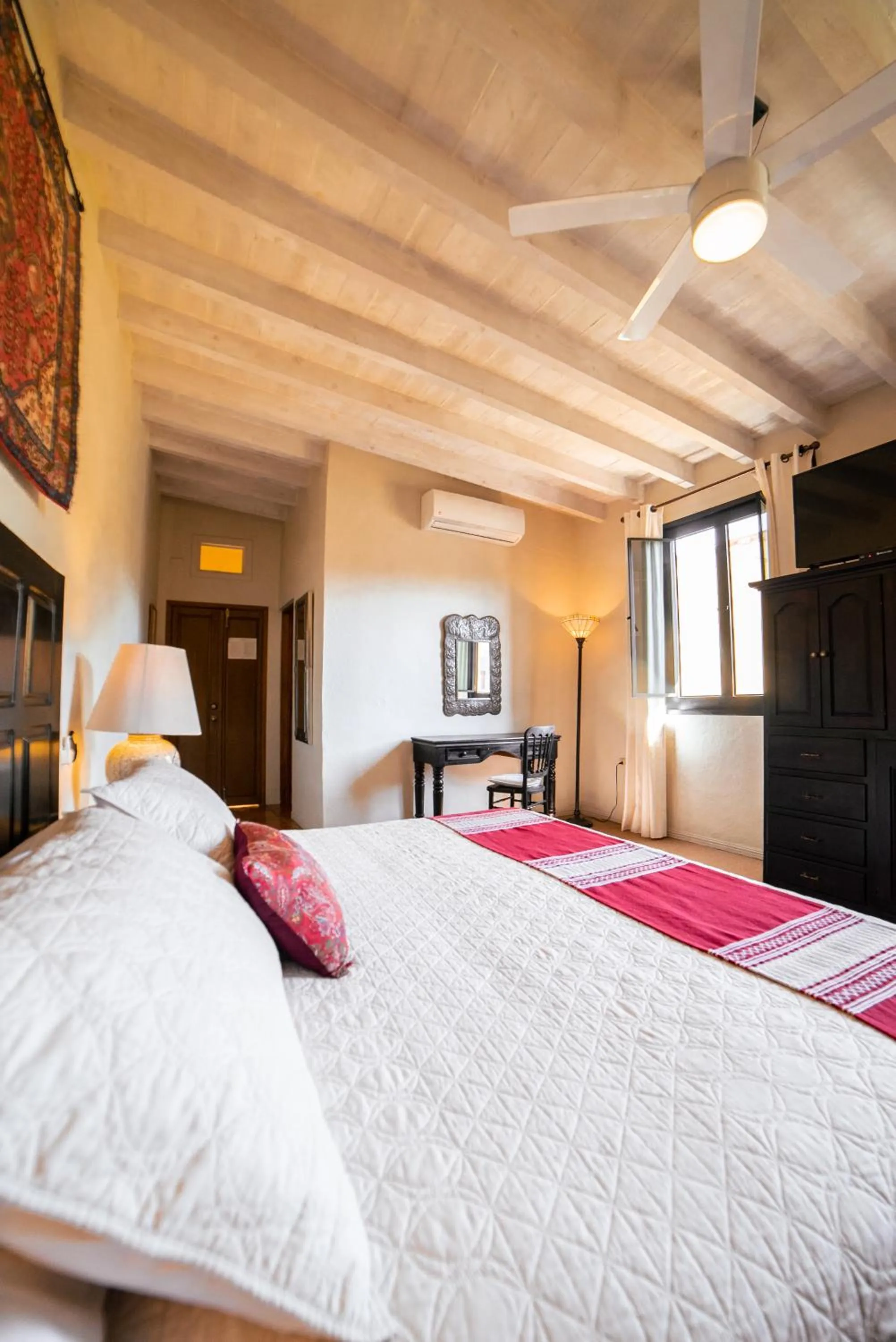 Bedroom, Bed in Villa Mirasol