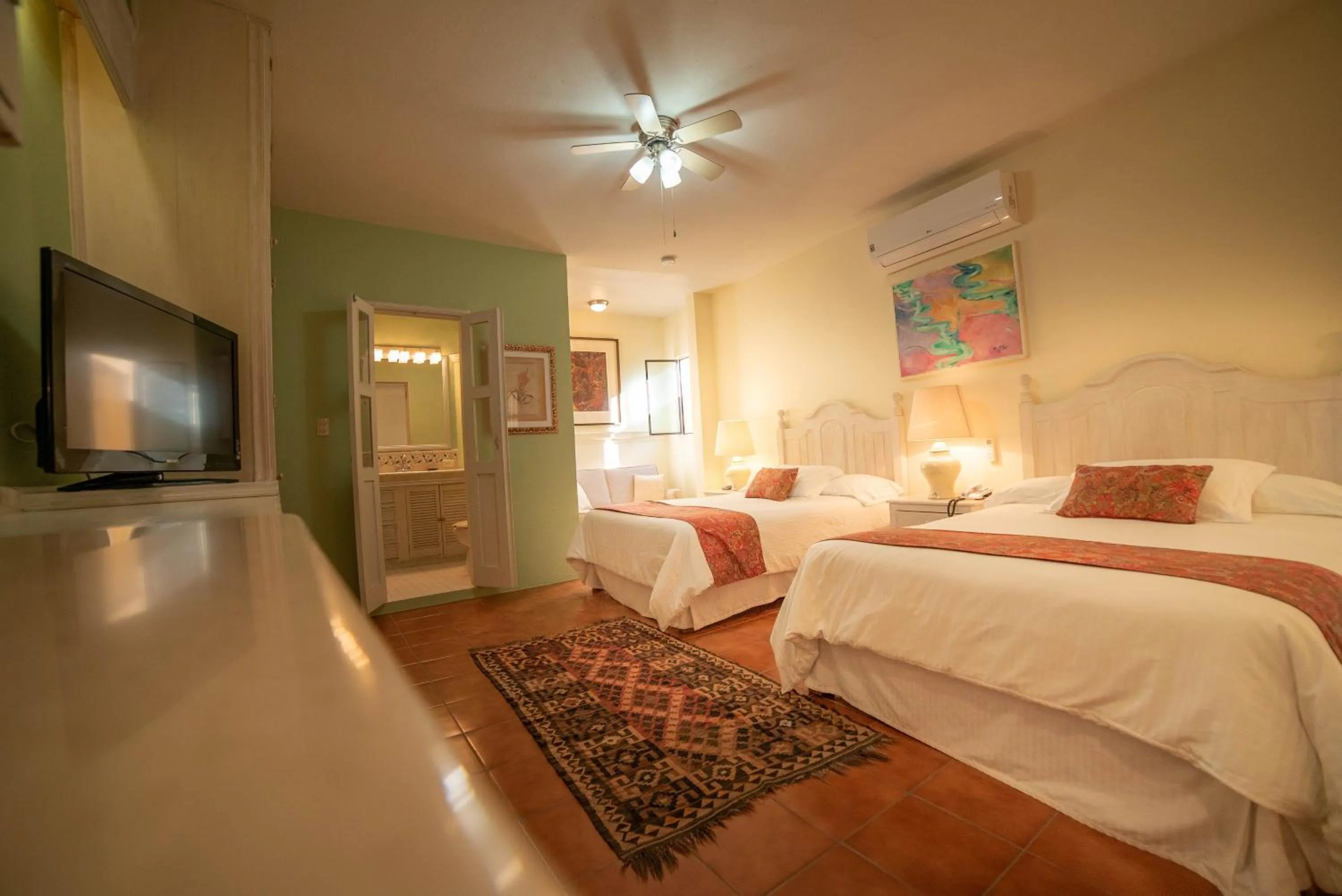 Bedroom, Bed in Villa Mirasol