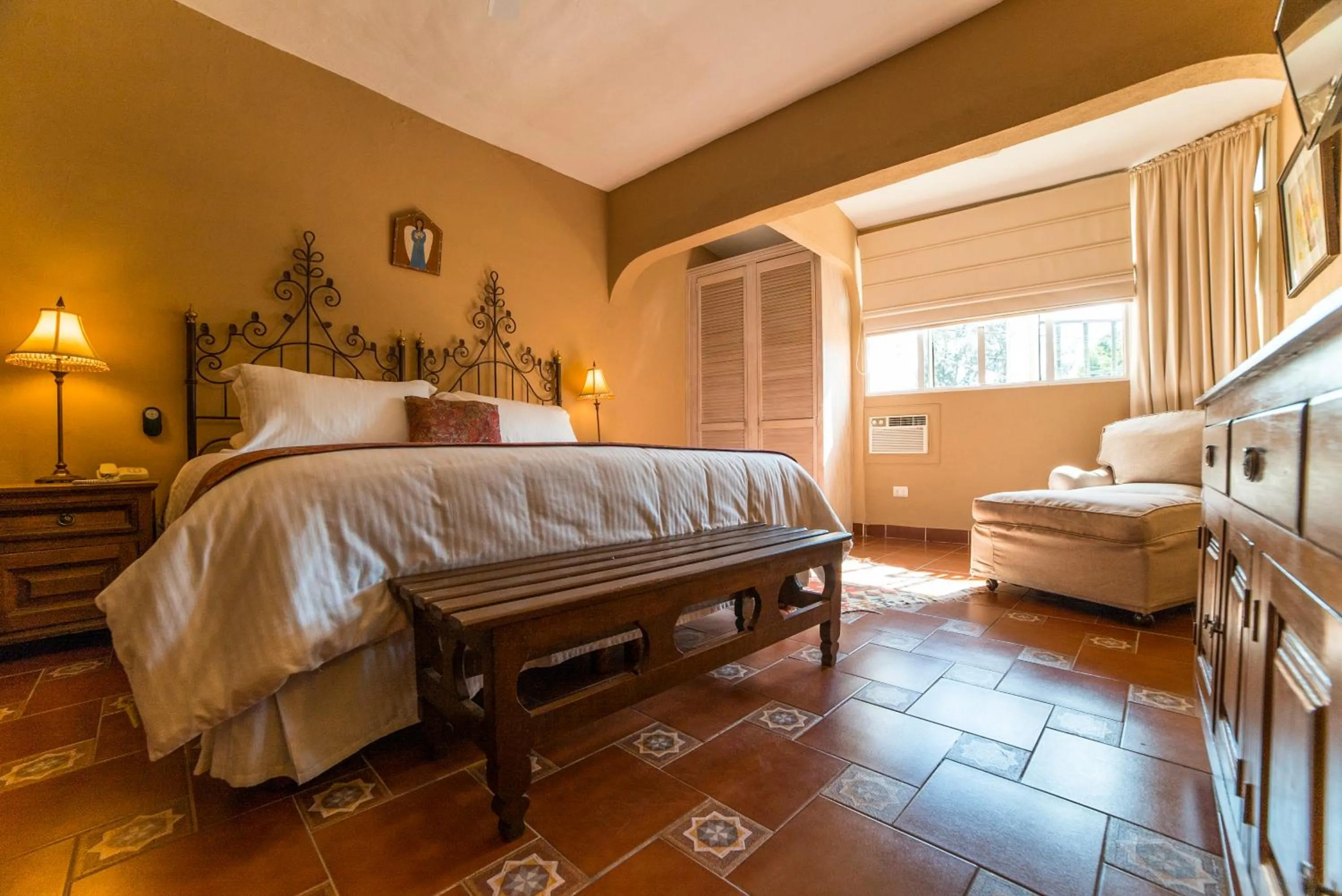 Bedroom, Bed in Villa Mirasol