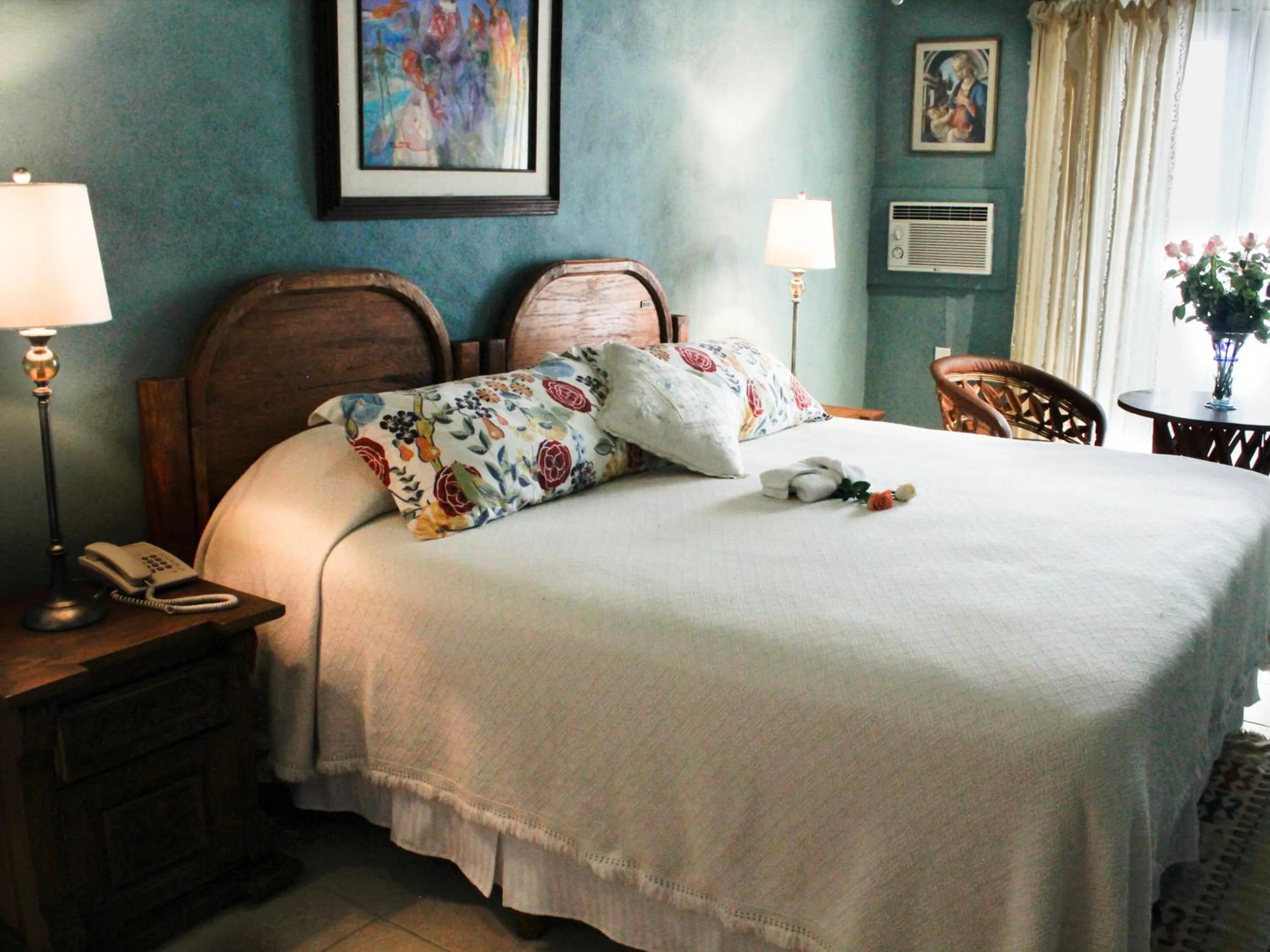 Bedroom, Bed in Villa Mirasol