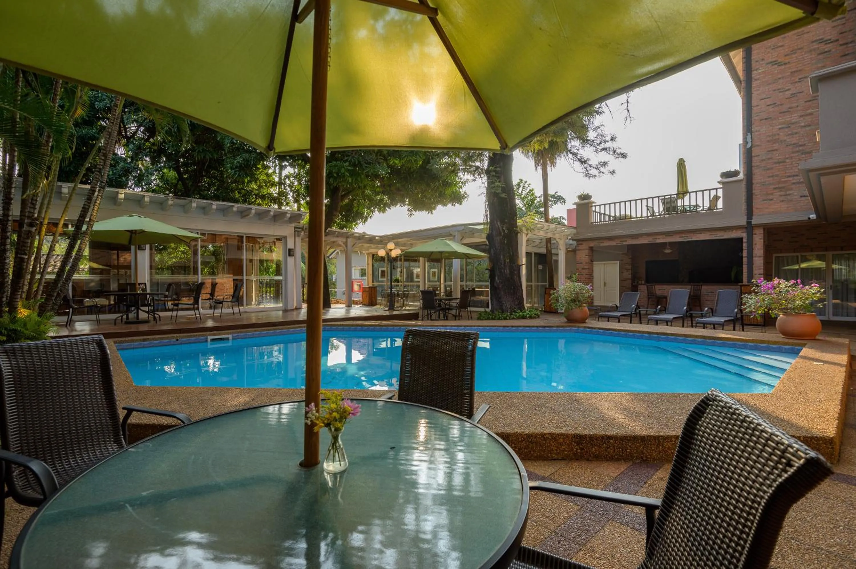 Pool view in Hotel Villa Morra Suites