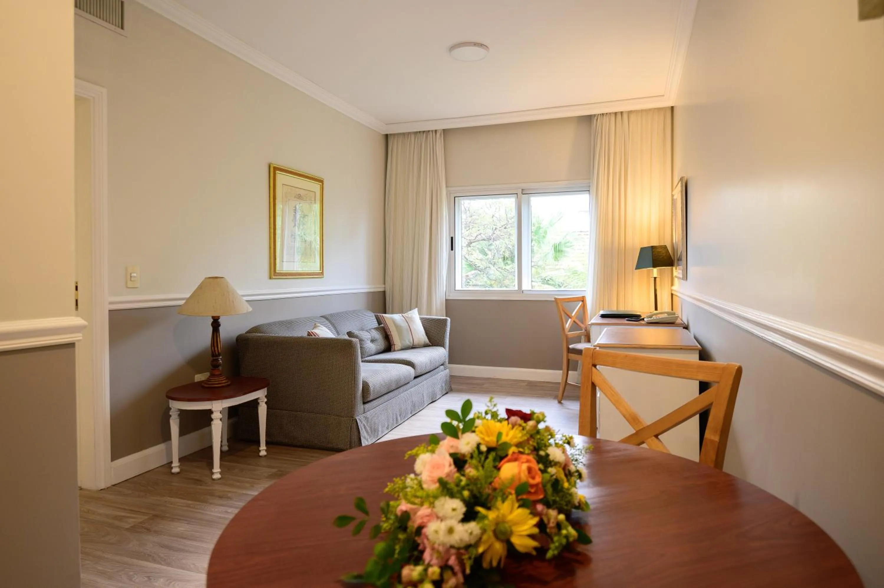 Seating area in Hotel Villa Morra Suites