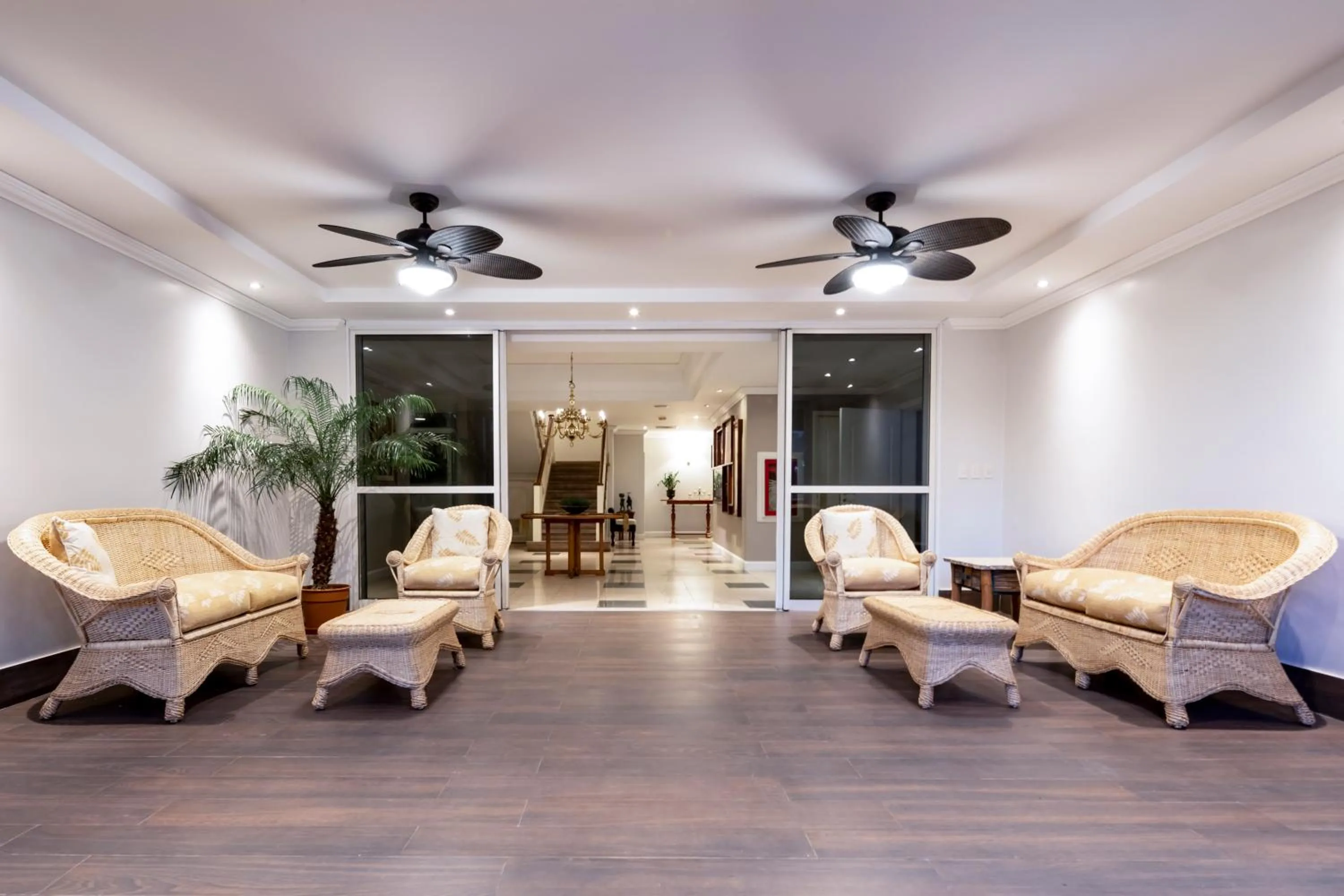 Living room in Hotel Villa Morra Suites