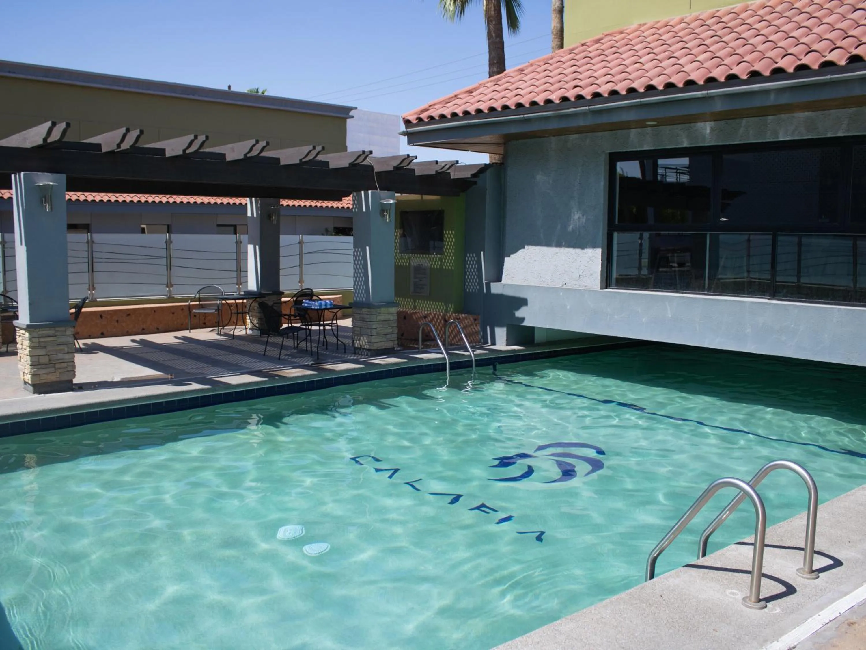 Swimming pool in Hotel Calafia