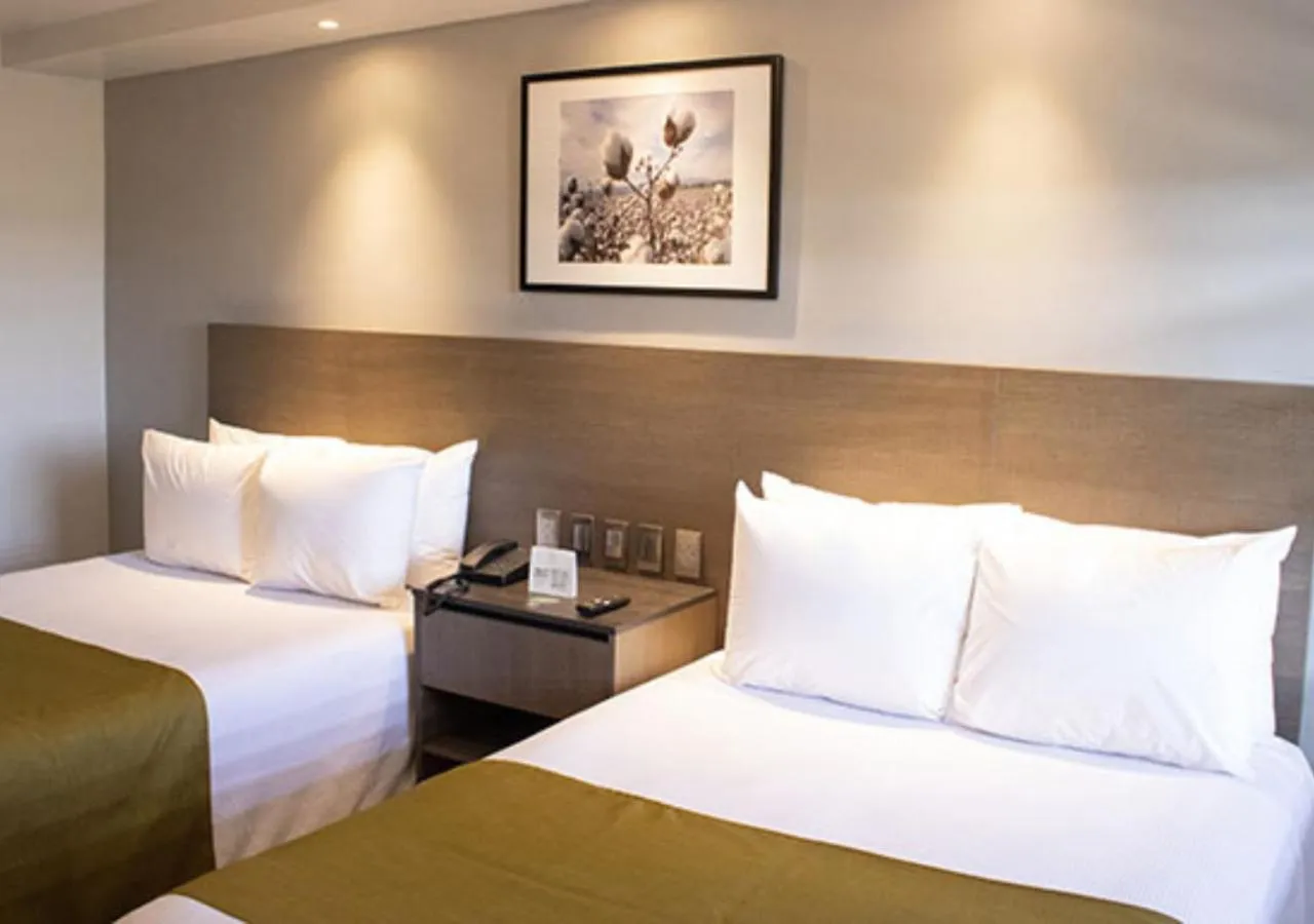 Photo of the whole room, Bed in Hotel Calafia