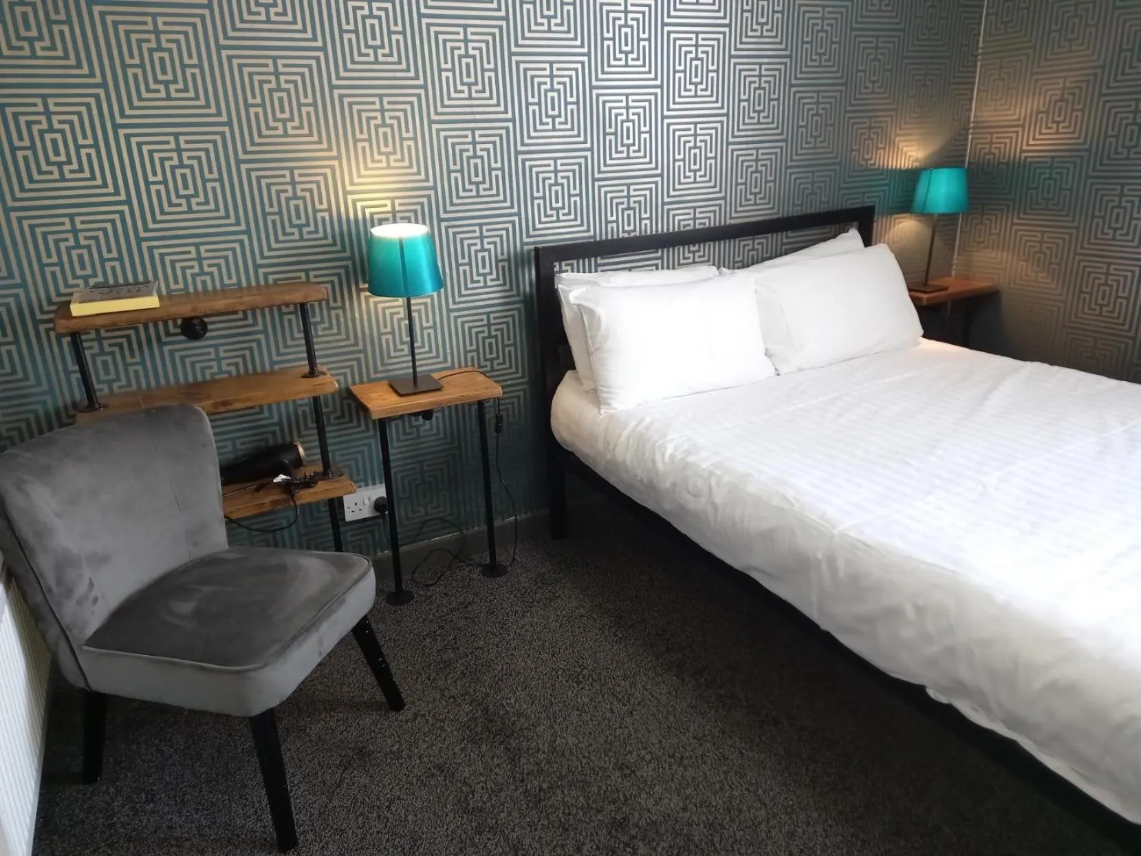 Bedroom, Bed in Vinnie's Family Hotel