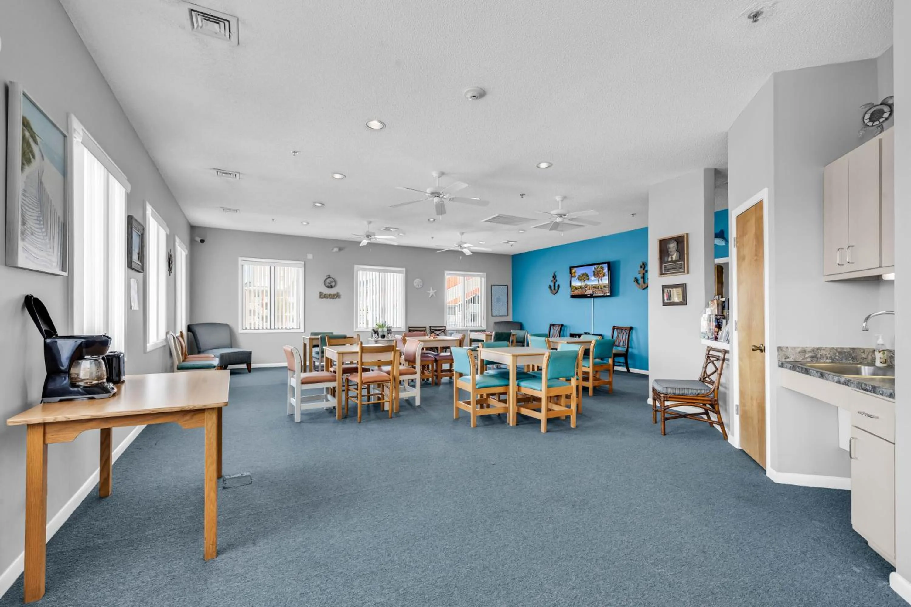 Communal lounge/ TV room in A Place at the Beach