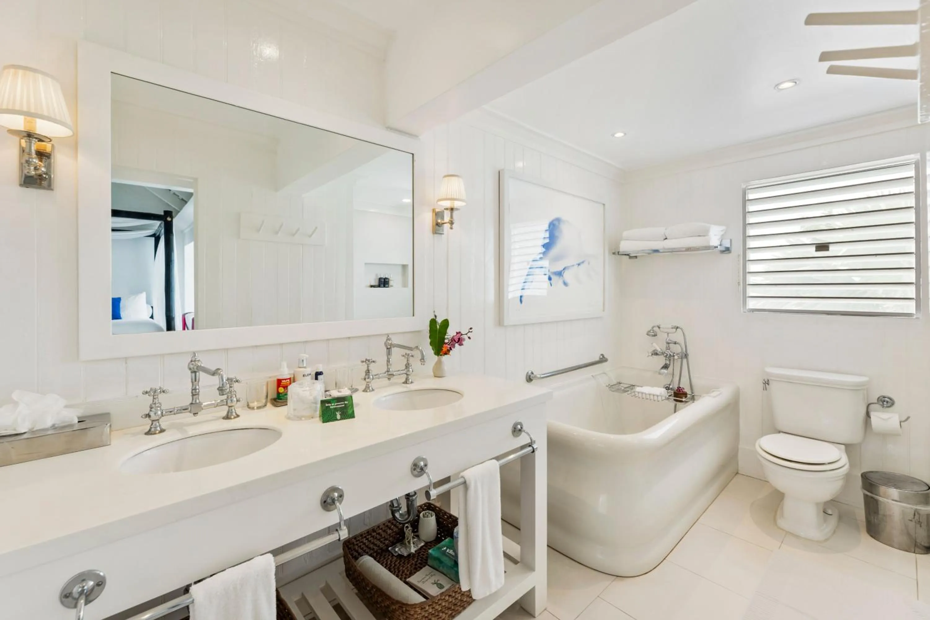 Bathroom in Round Hill Hotel & Villas