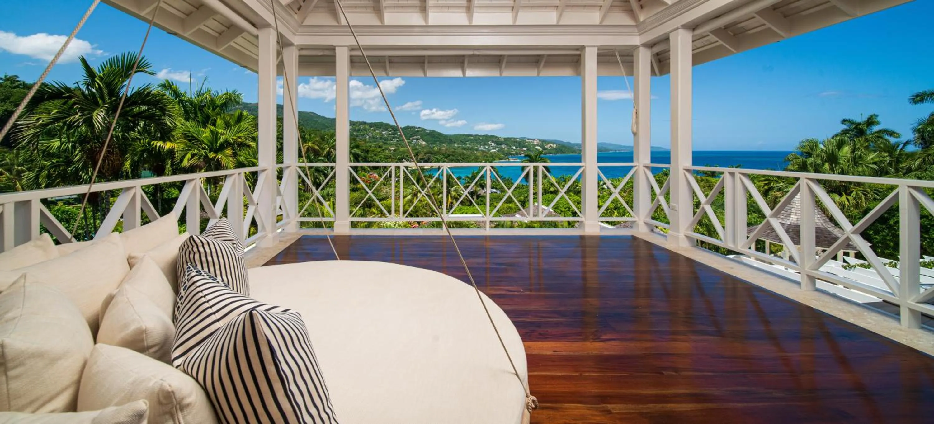 Patio in Round Hill Hotel & Villas