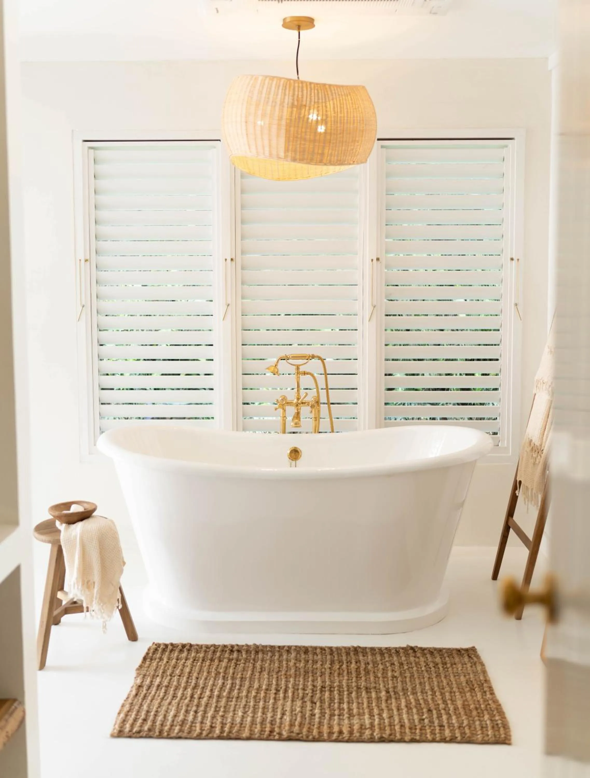 Bath in Round Hill Hotel & Villas