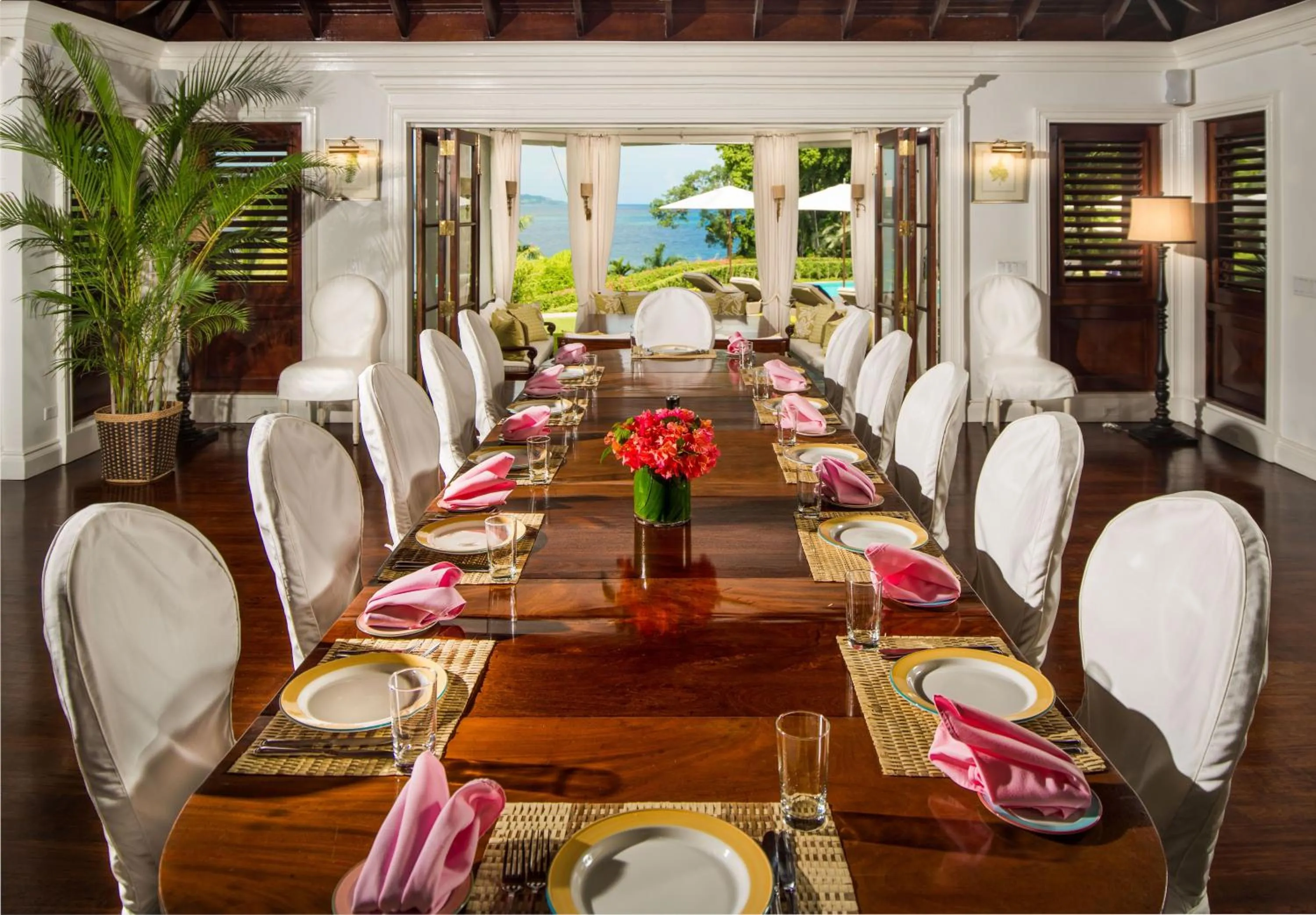 Dining area in Round Hill Hotel & Villas
