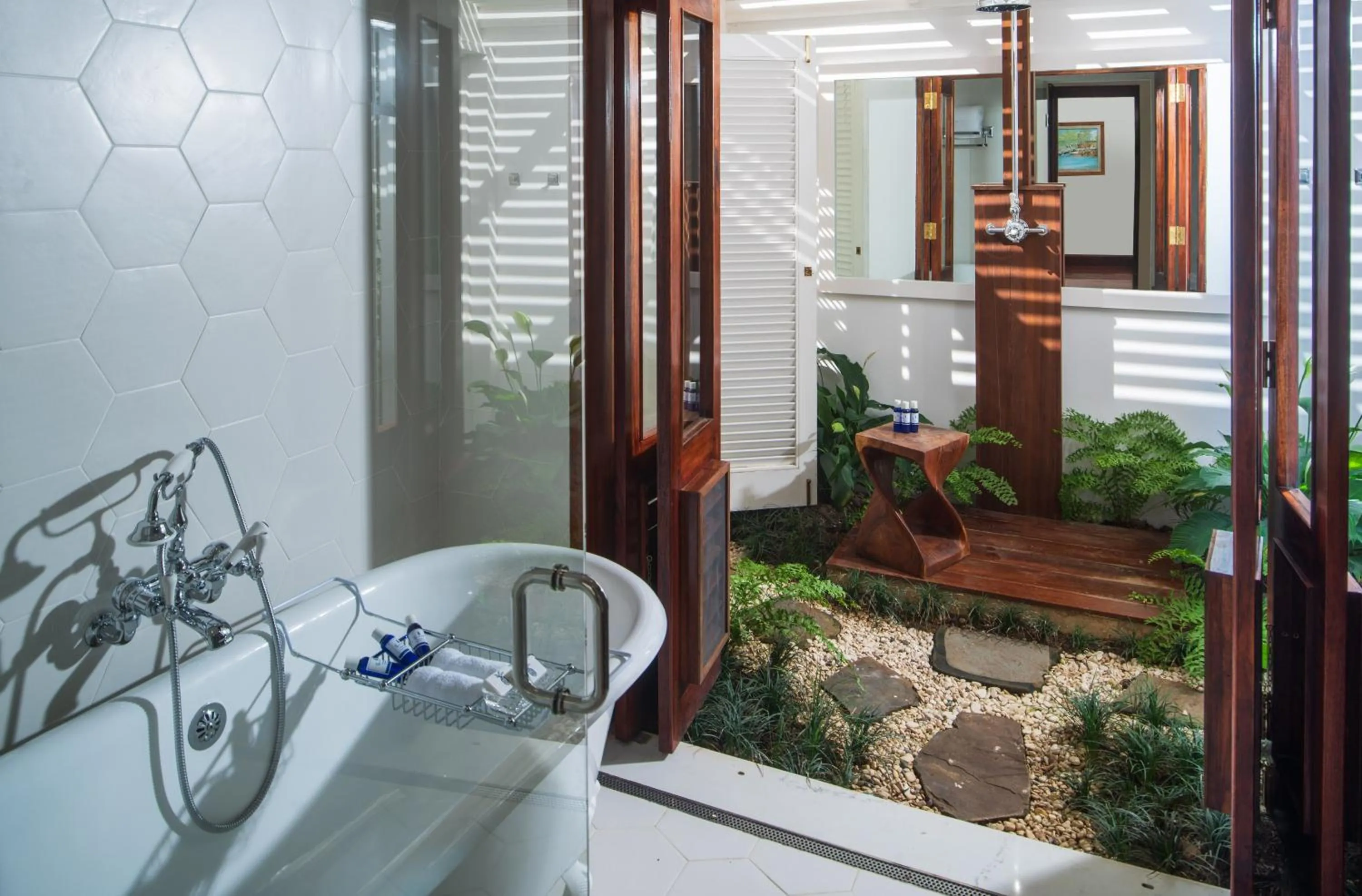 Bath in Round Hill Hotel & Villas