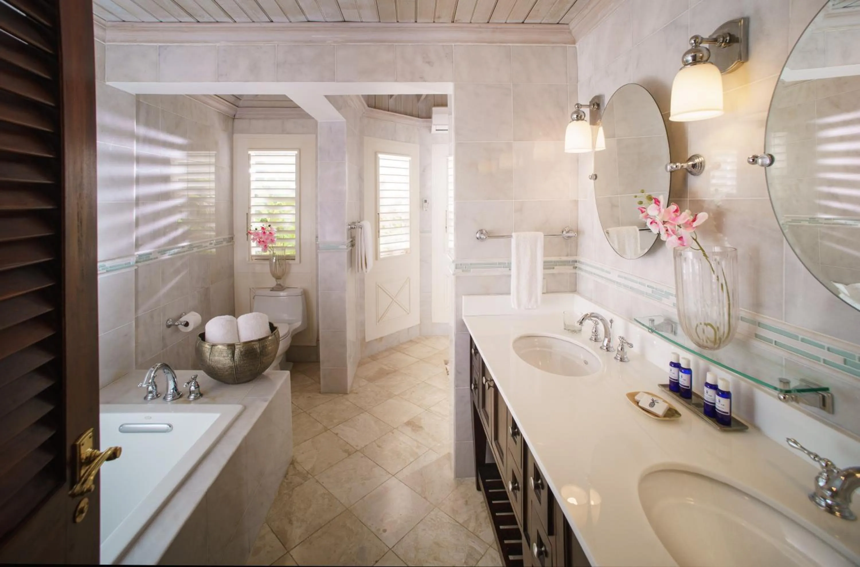 Bathroom in Round Hill Hotel & Villas