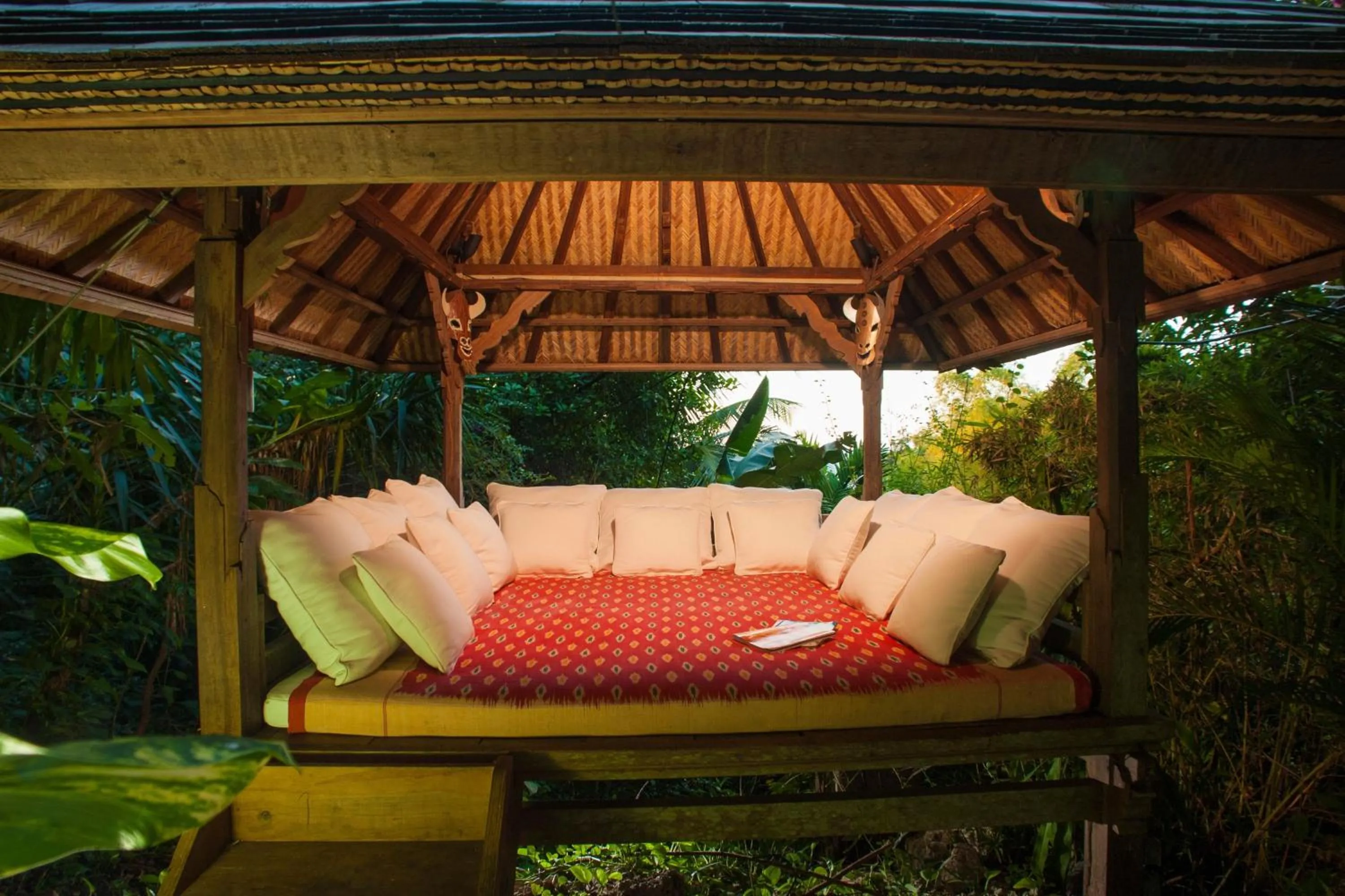 Seating area in Round Hill Hotel & Villas