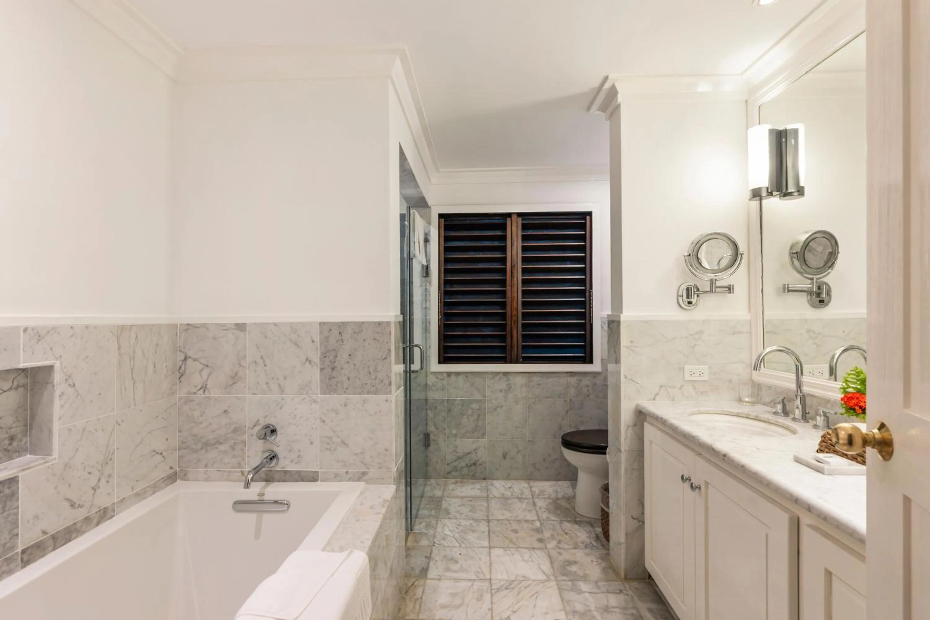 Bathroom in Round Hill Hotel & Villas