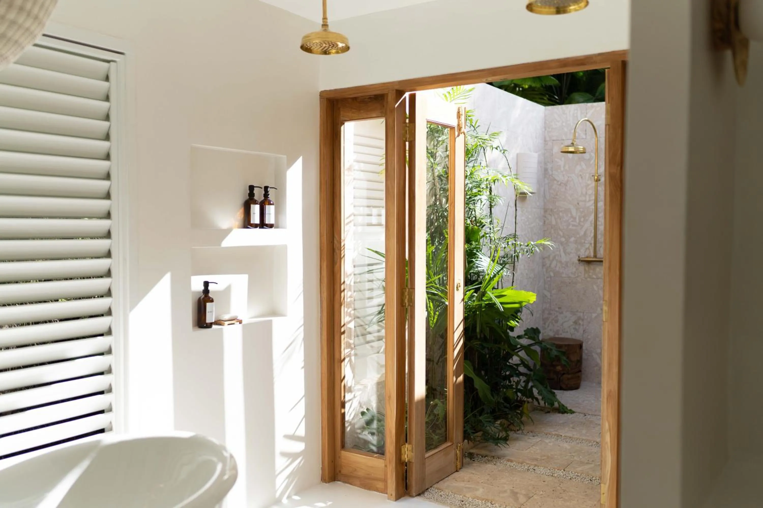 Bathroom in Round Hill Hotel & Villas
