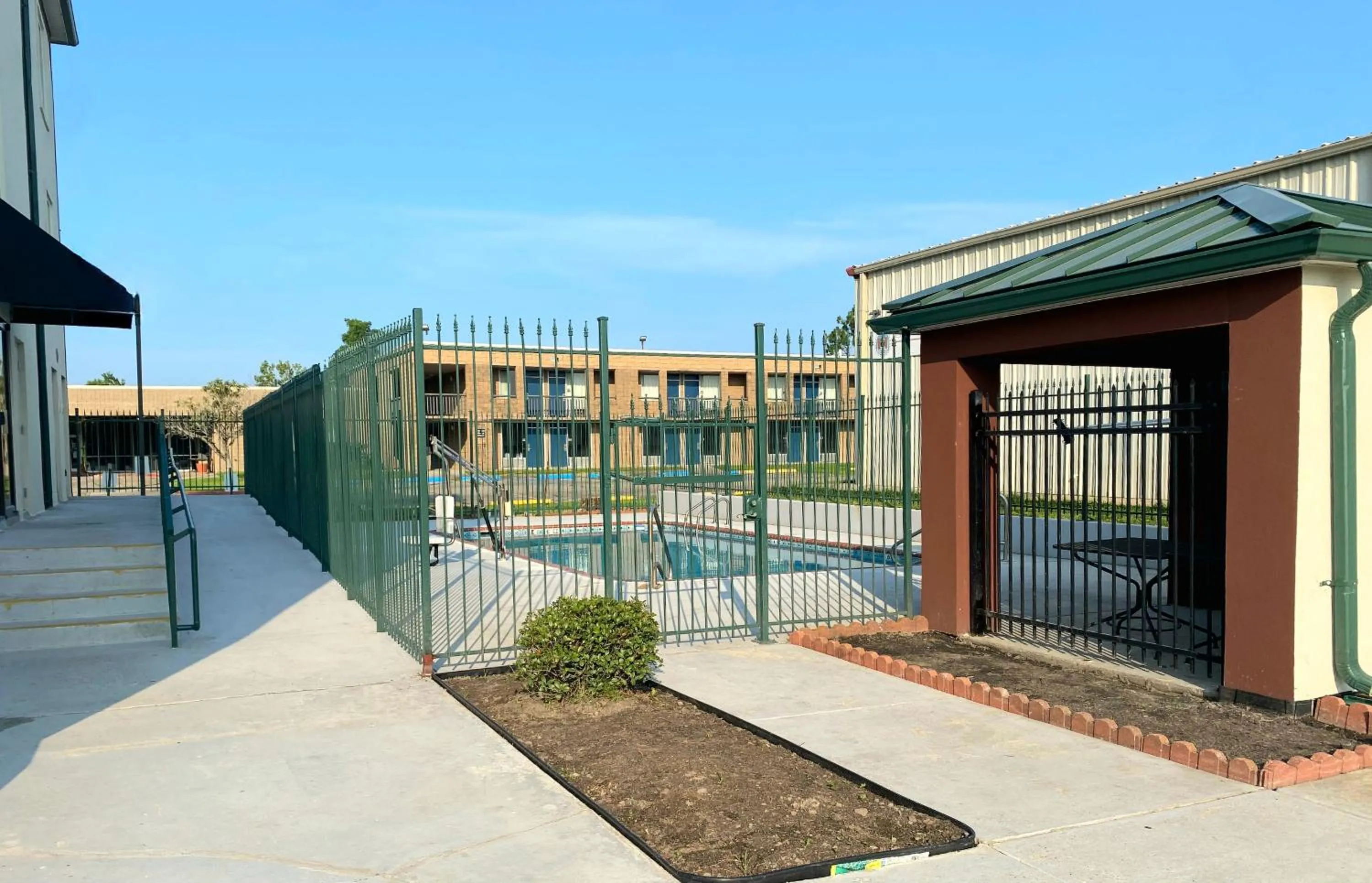Swimming pool in Days Inn by Wyndham LaPlace- New Orleans