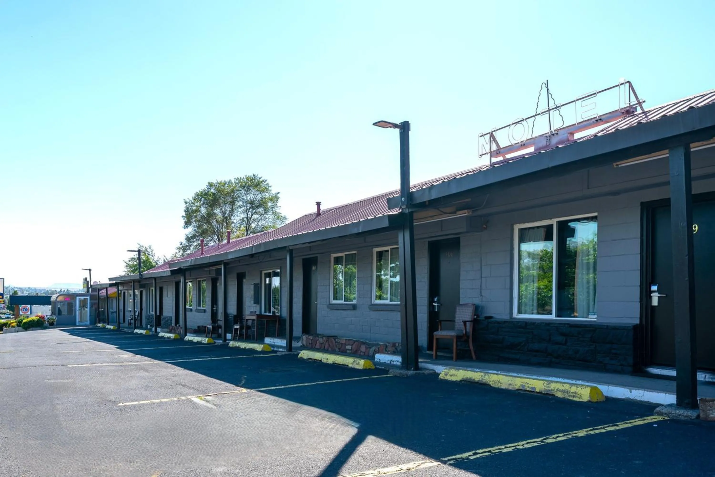Parking in Juniper Motel Madras by Townhouse