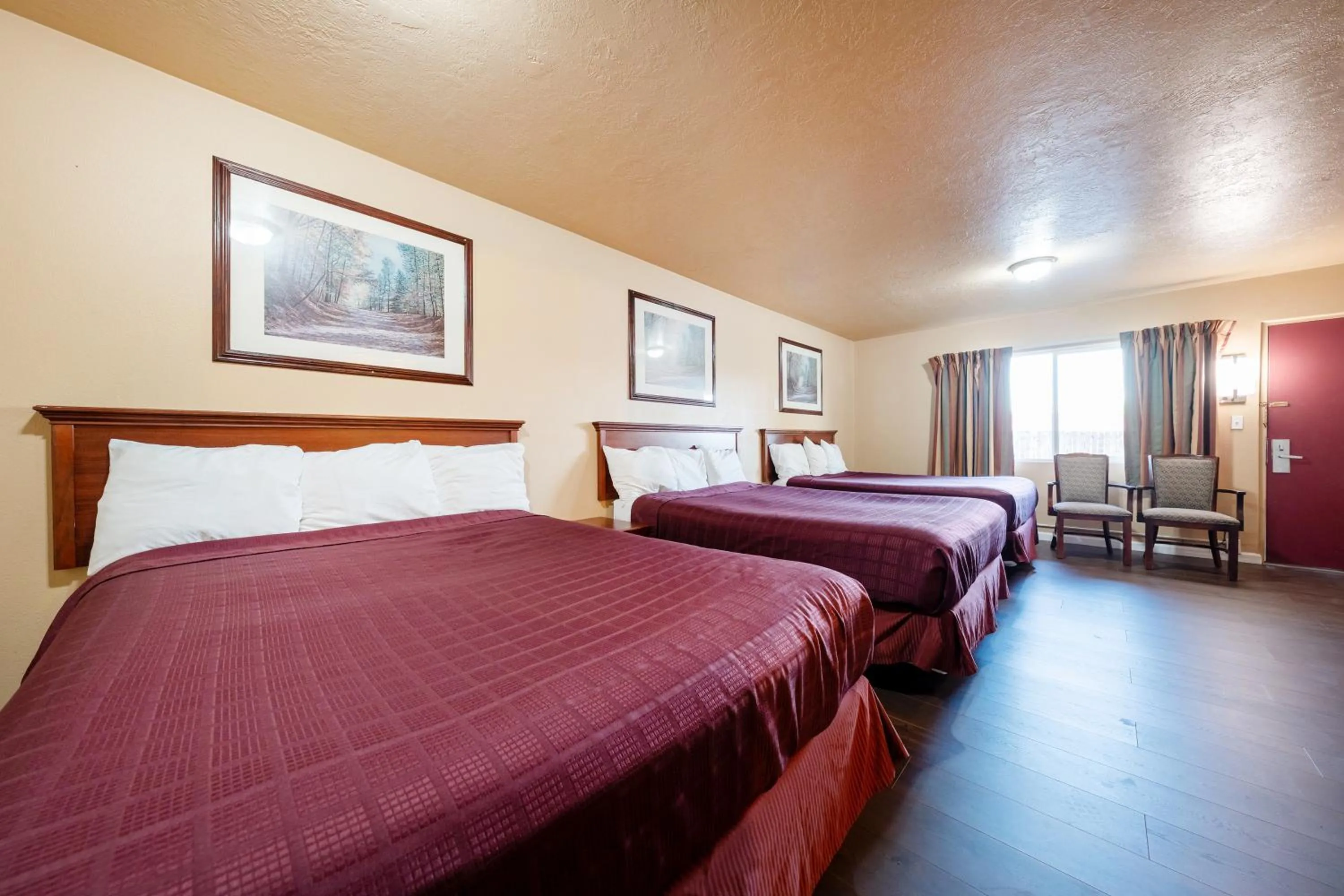 Bedroom, Bed in Juniper Motel Madras by Townhouse