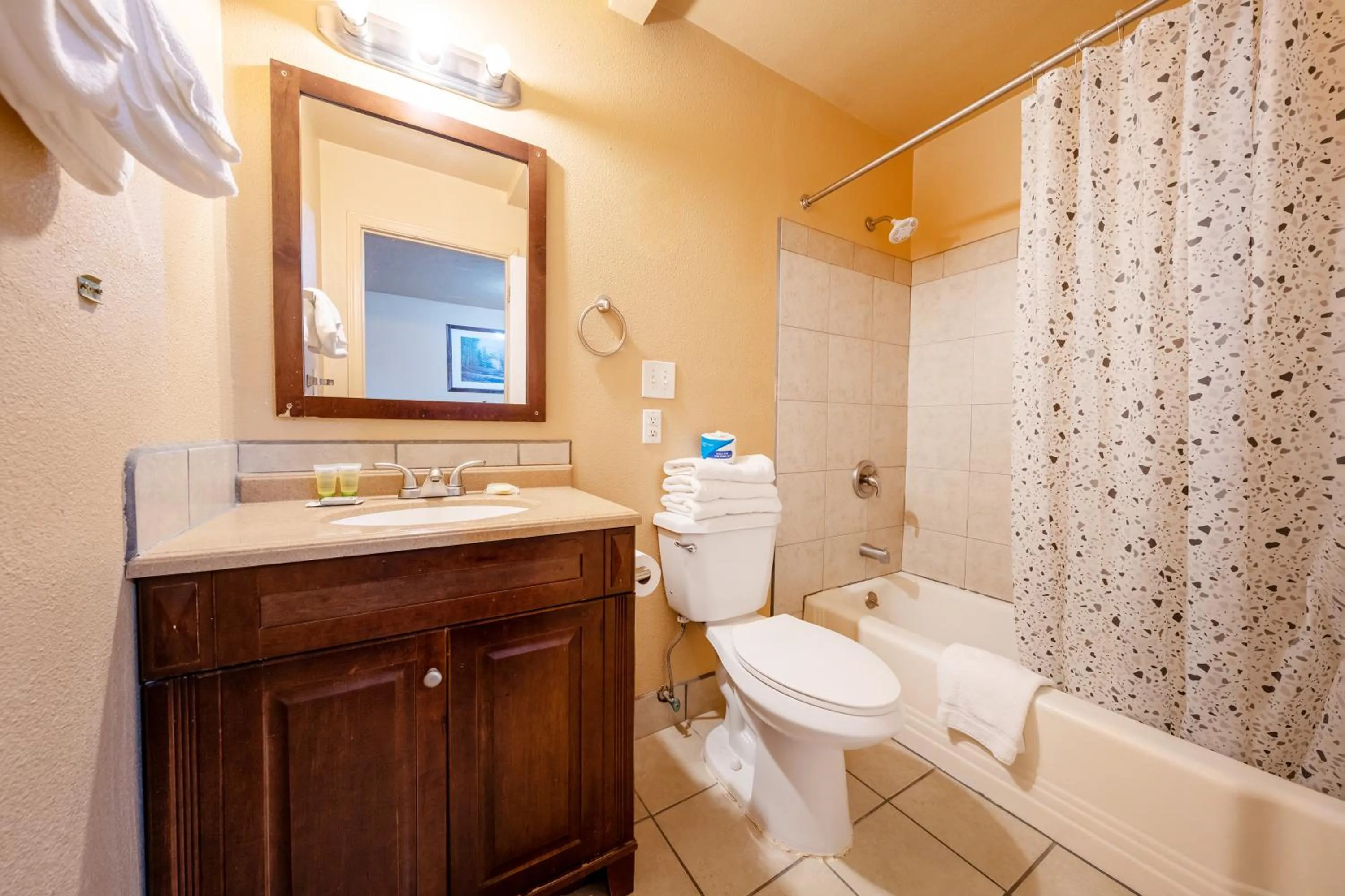 Bathroom in Juniper Motel Madras by Townhouse