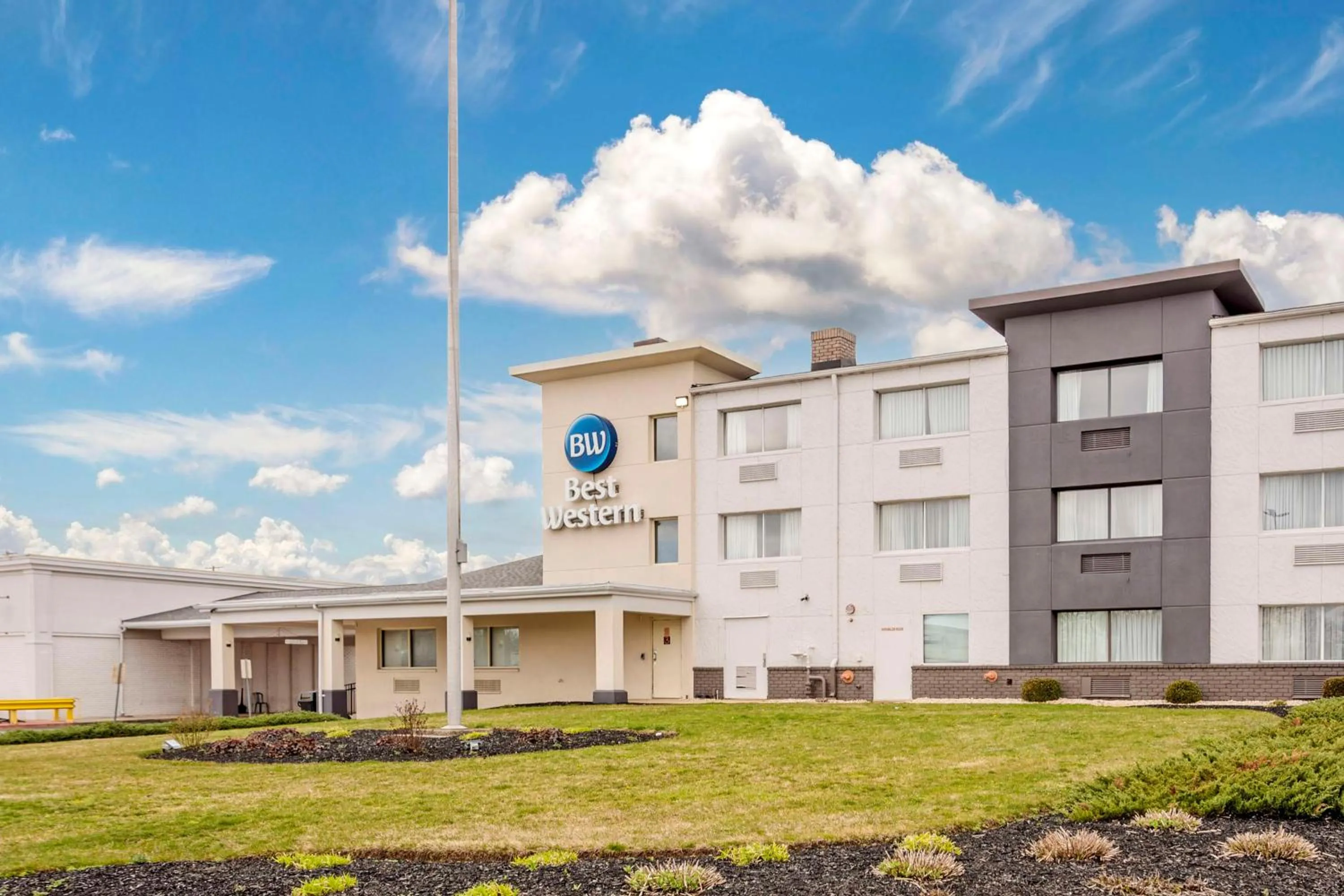 Property building in Best Western Westgate Inn