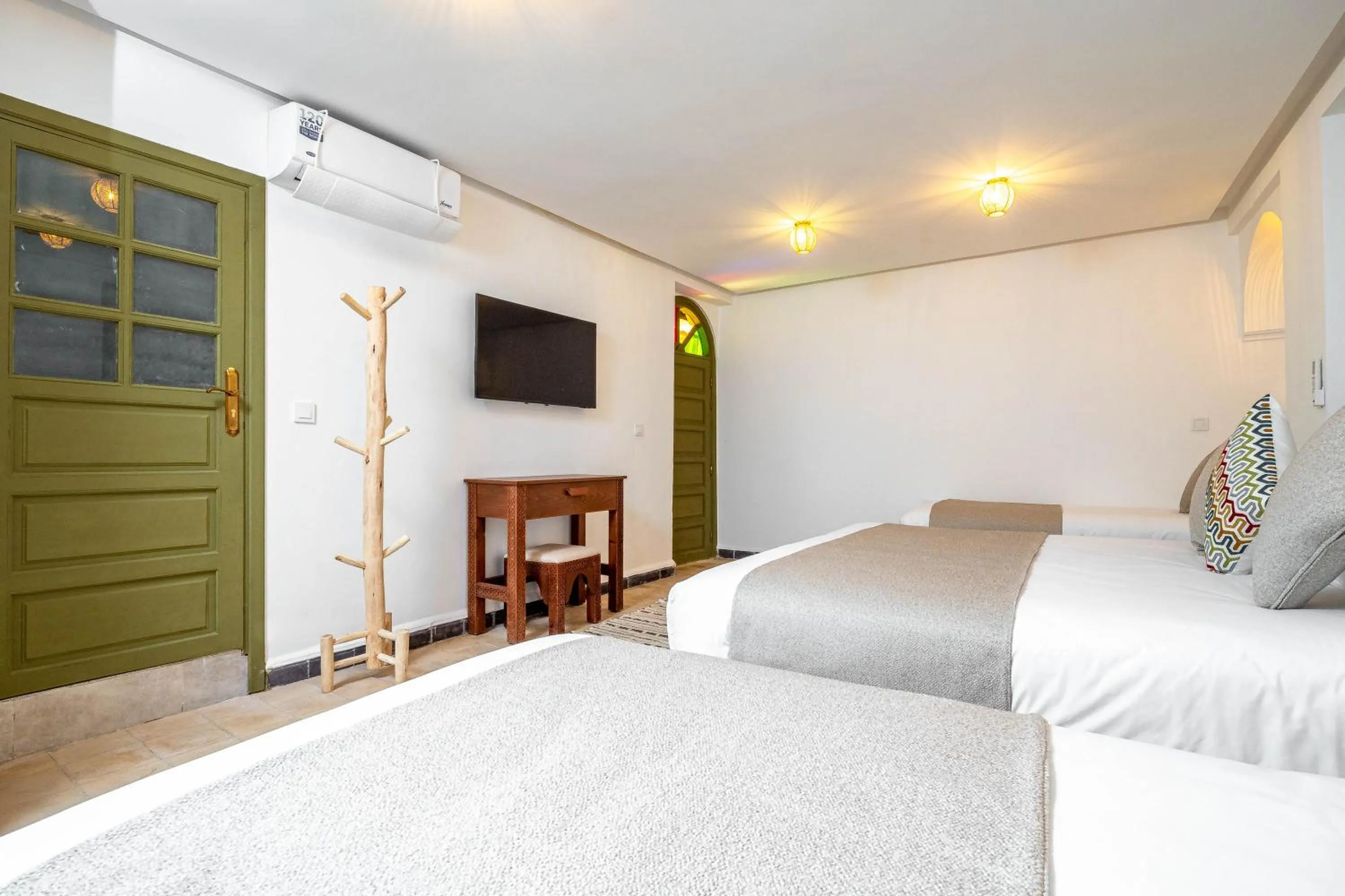 TV and multimedia, Bed in Riad Hamdane Rooftop & SPA