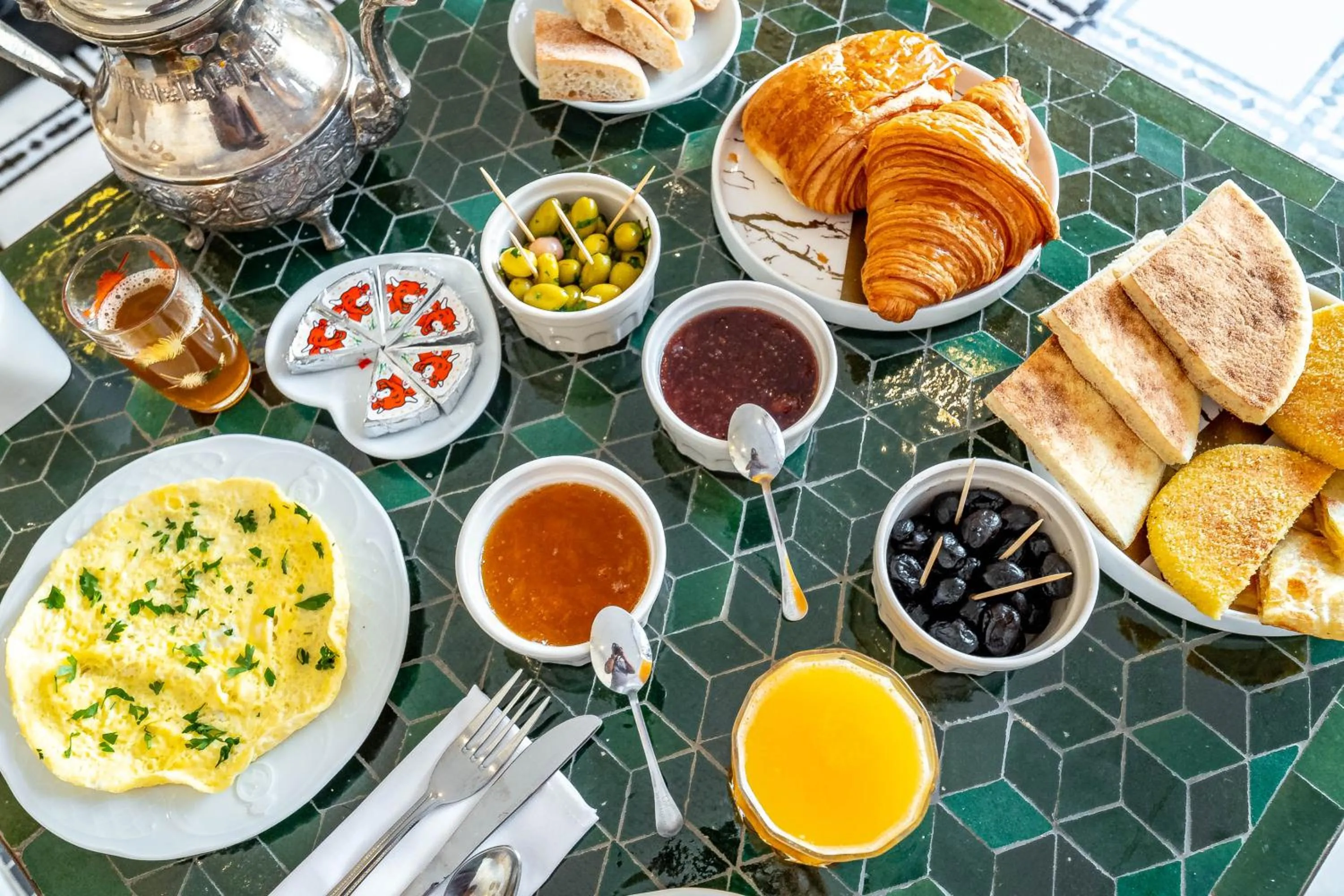 Food and drinks in Riad Hamdane Rooftop & SPA