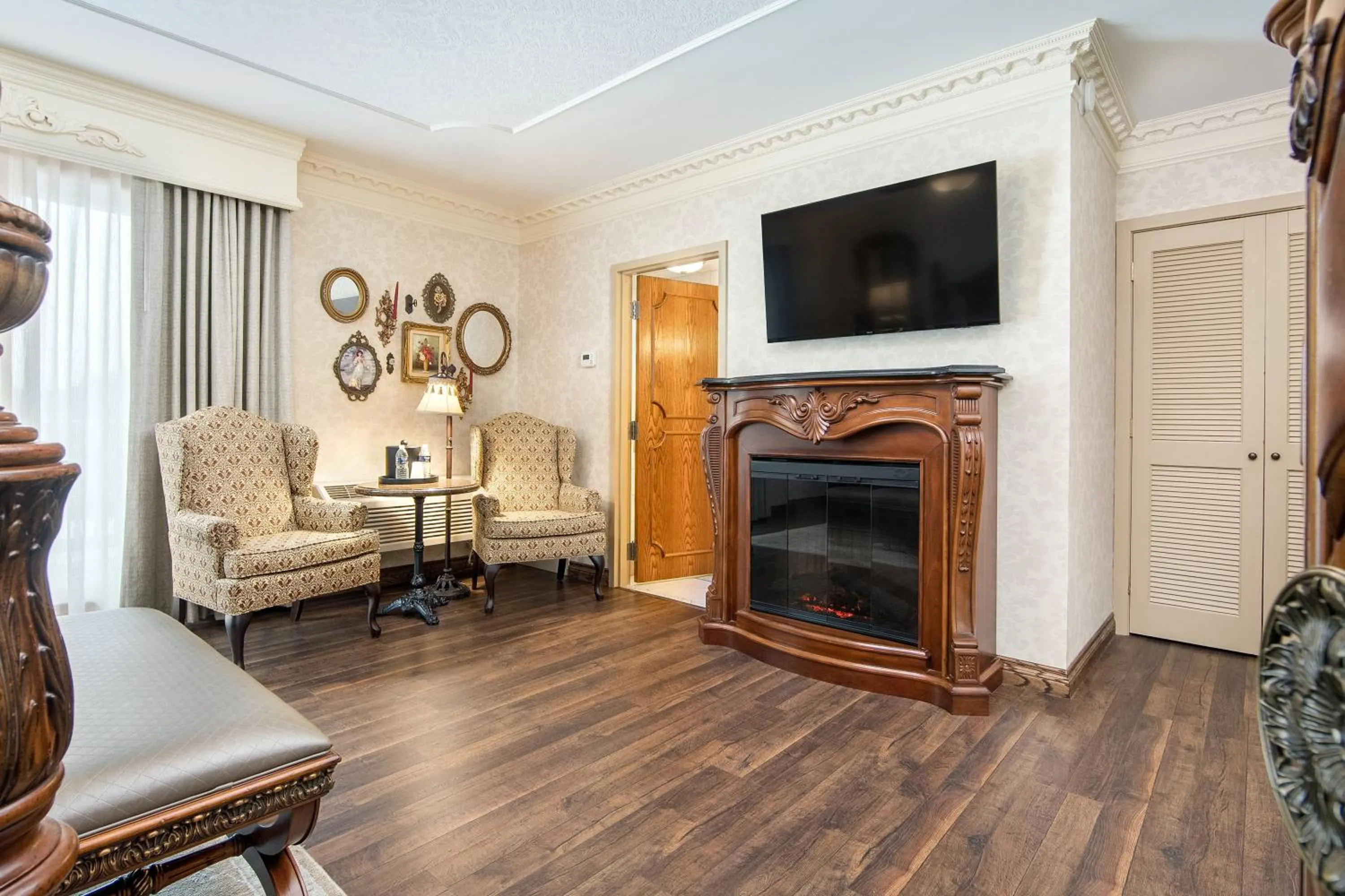 TV and multimedia in Fulton Steamboat Inn