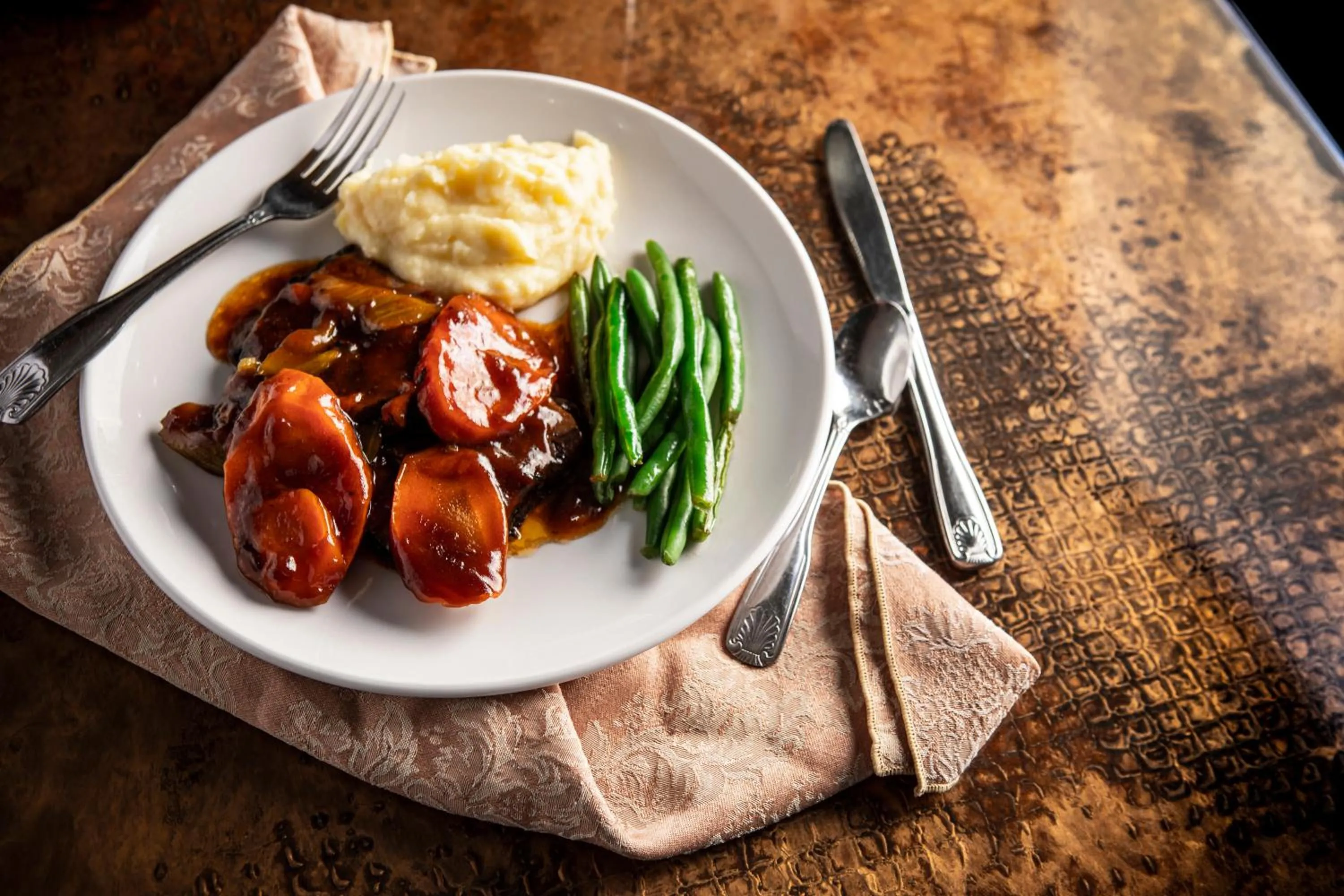 Restaurant/places to eat in Fulton Steamboat Inn