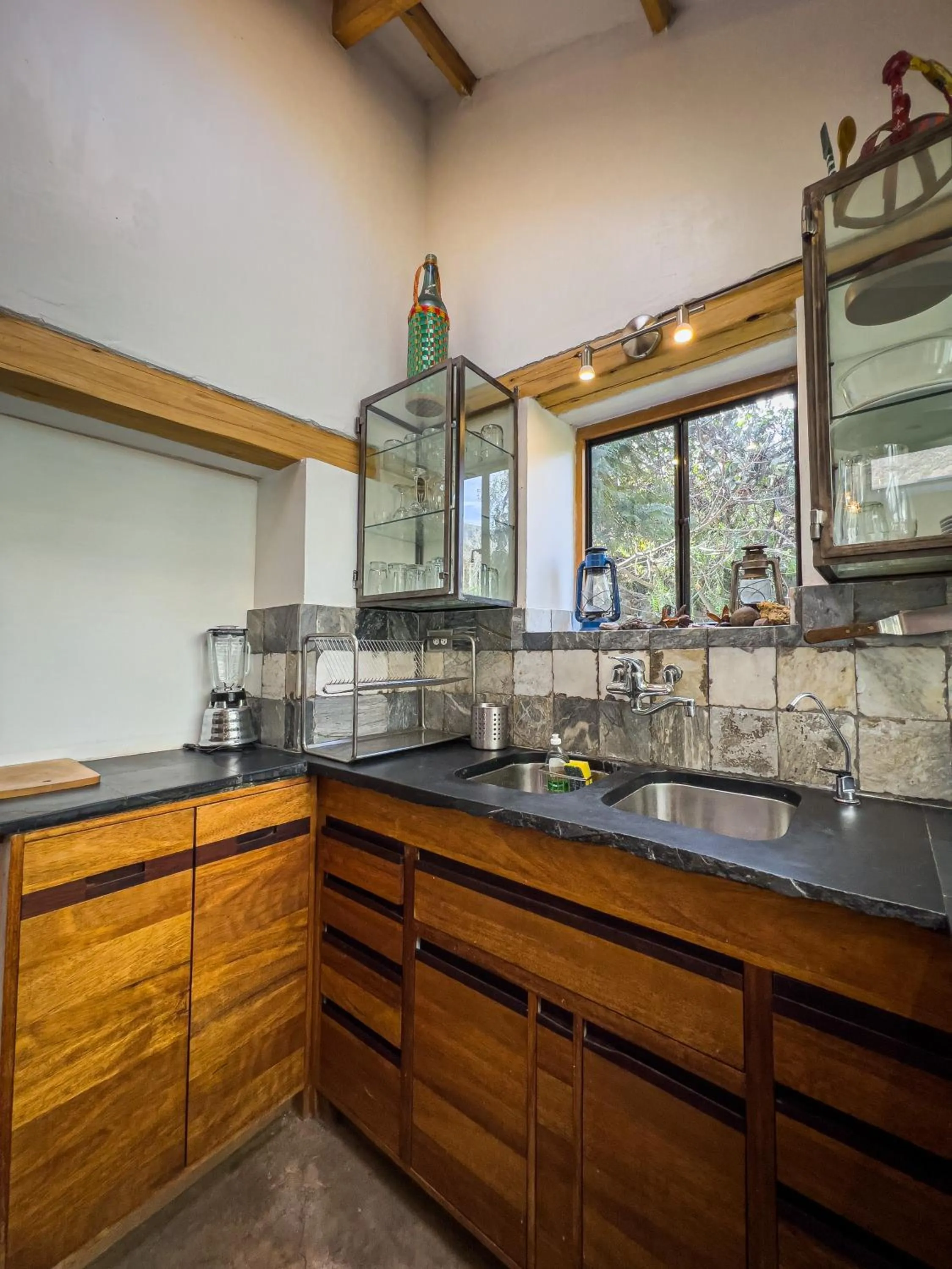 Kitchen or kitchenette in El Albergue Ollantaytambo