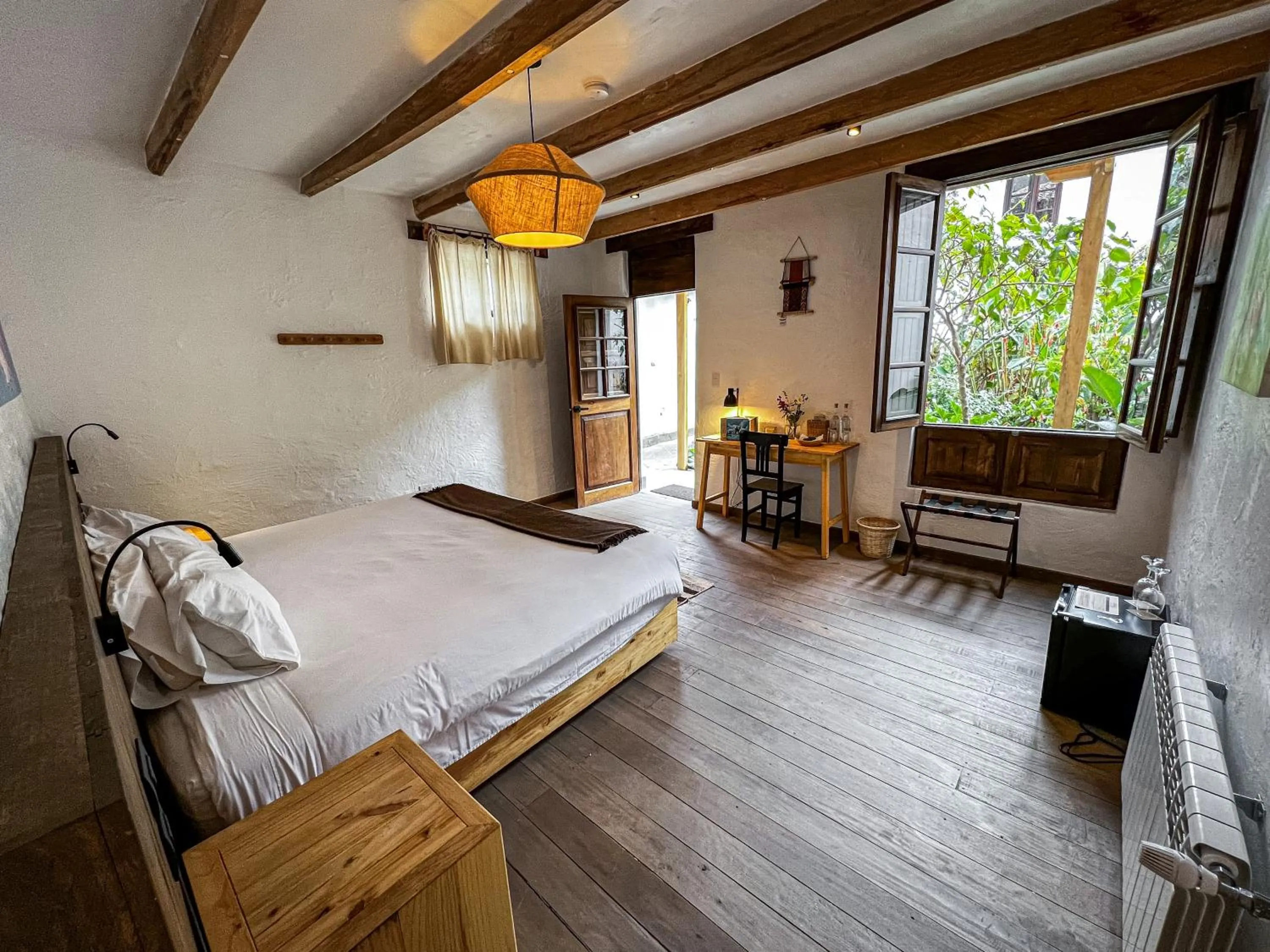 Photo of the whole room, Bed in El Albergue Ollantaytambo