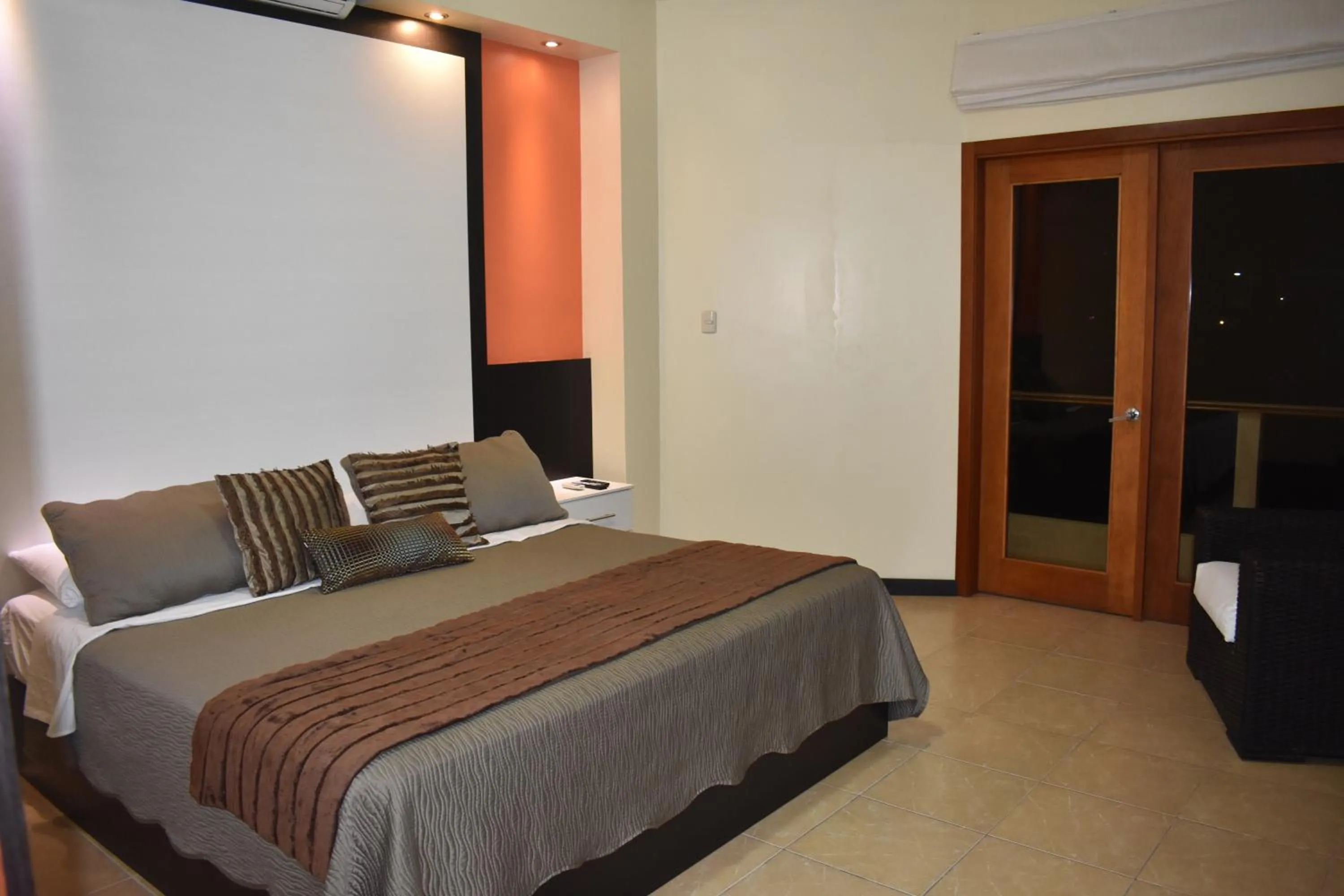 Bedroom, Bed in Hotel La Laguna Galapagos