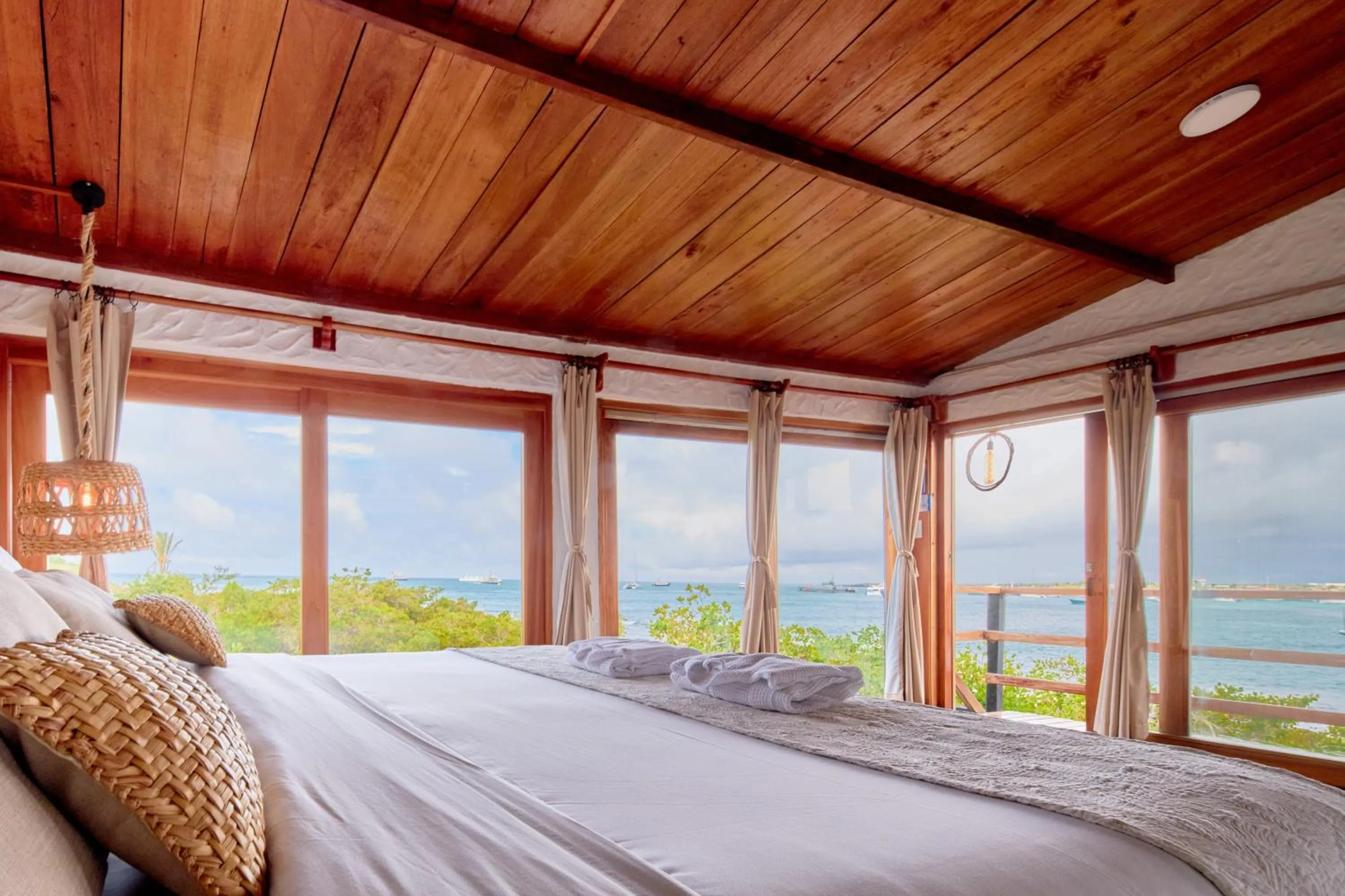 Bedroom, Bed in Blu Galapagos Sustainable Waterfront Lodge
