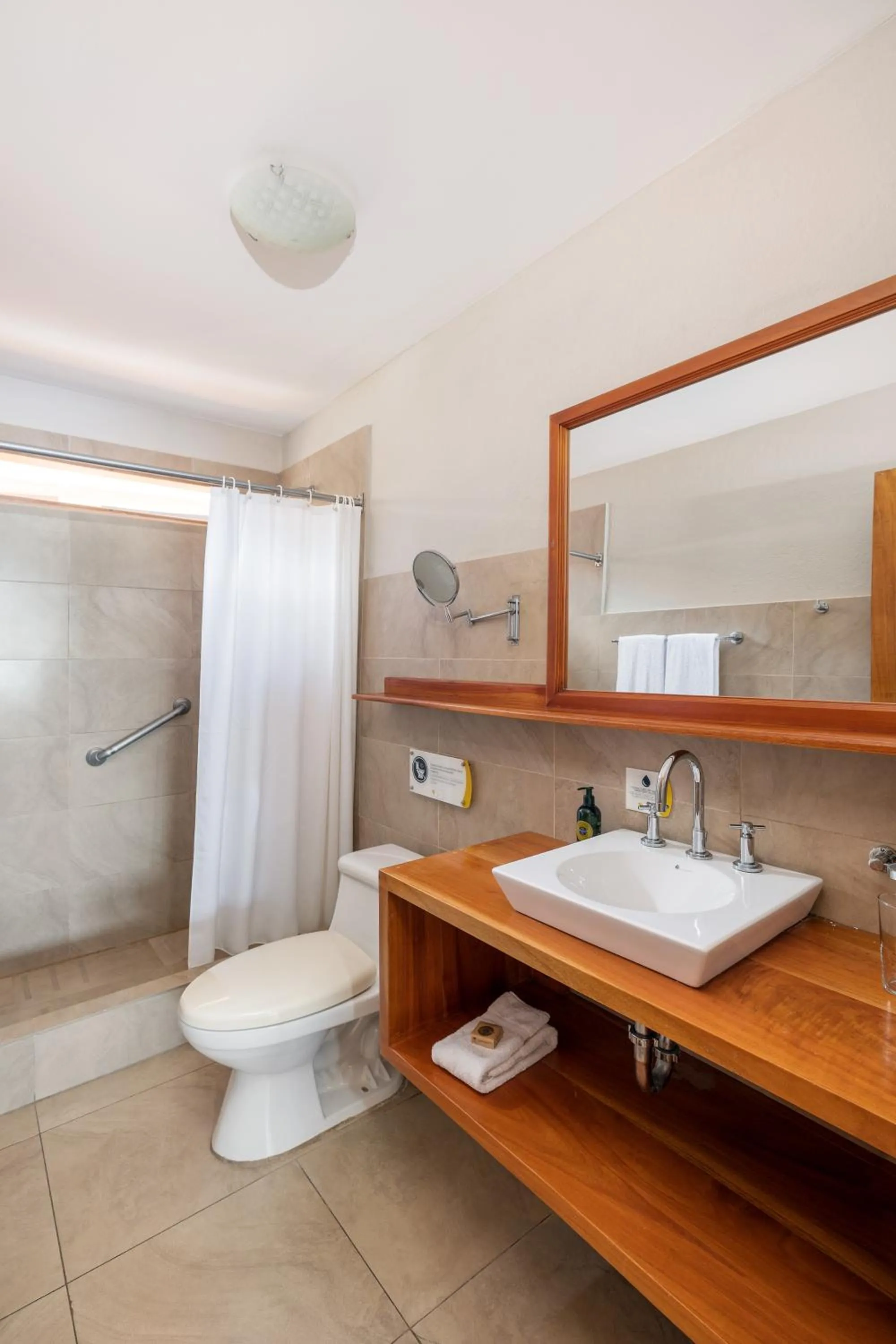 Bathroom in Blu Galapagos Sustainable Waterfront Lodge