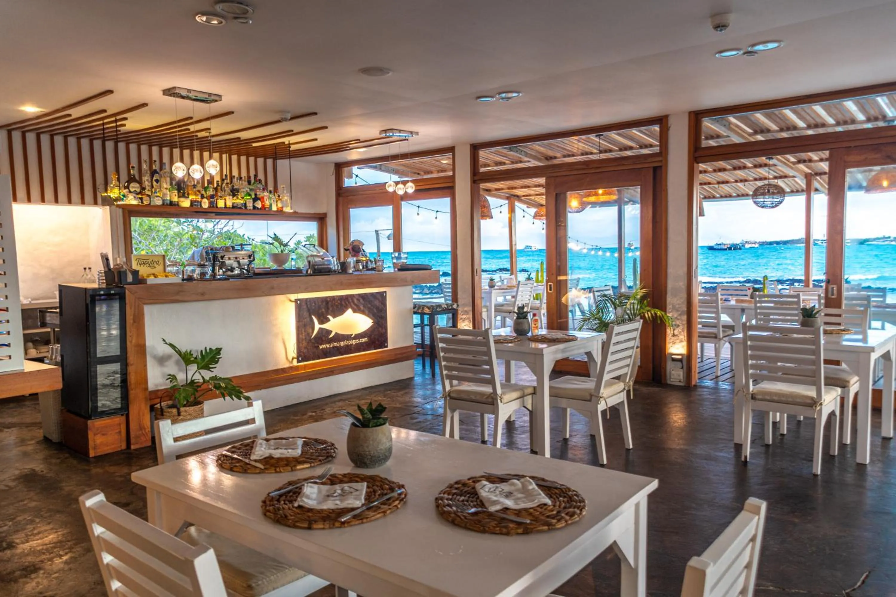 Restaurant/places to eat in Blu Galapagos Sustainable Waterfront Lodge