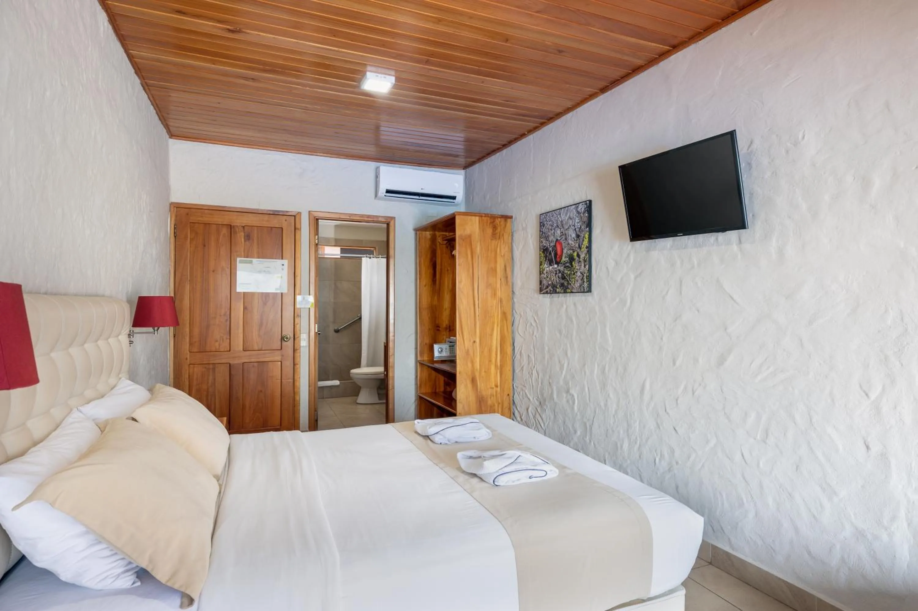 Bedroom, Bed in Blu Galapagos Sustainable Waterfront Lodge